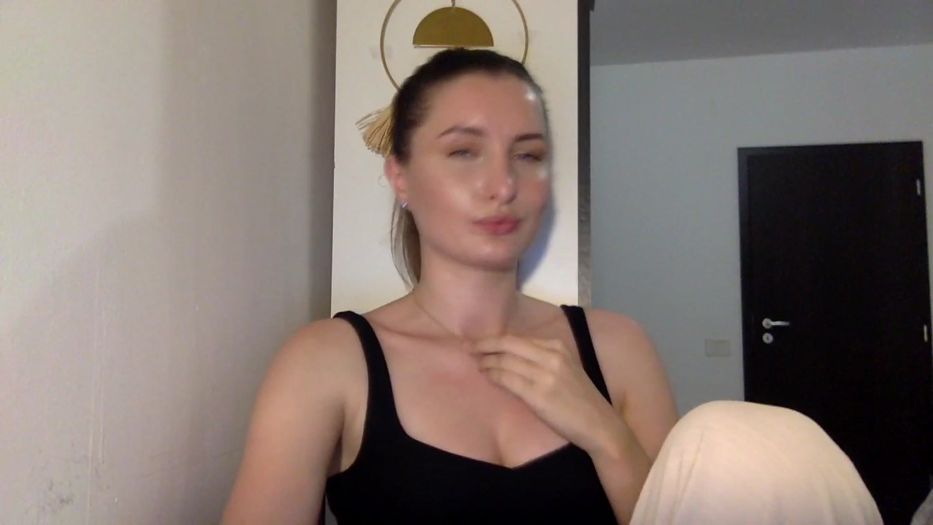 Gallery image thumbnail from EmilyRosier's myfreecams stream on, 06/29/2023, 21:35 image 13 of 20