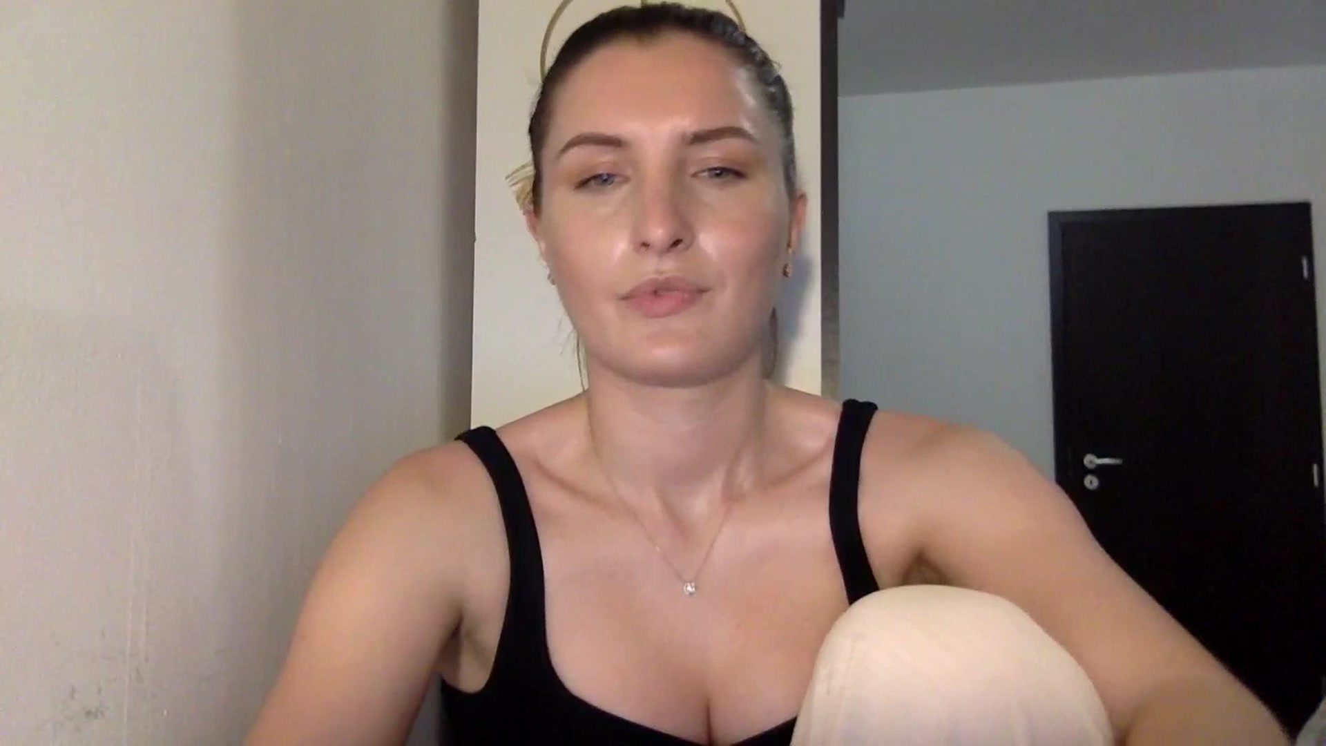 Gallery image thumbnail from EmilyRosier's myfreecams stream on, 06/29/2023, 21:35 image 11 of 20