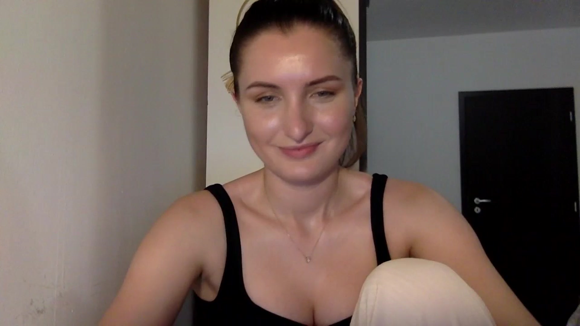 Gallery image thumbnail from EmilyRosier's myfreecams stream on, 06/29/2023, 21:35 image 7 of 20