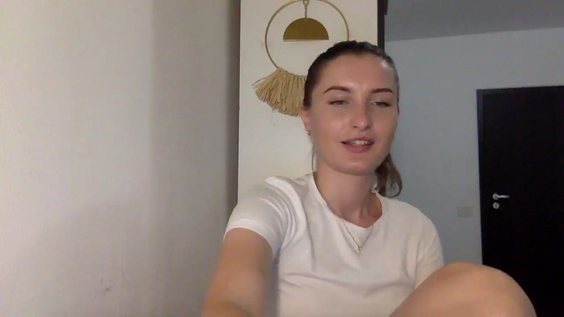 Gallery image thumbnail from EmilyRosier's myfreecams stream on, 08/03/2023, 18:10 image 14 of 20