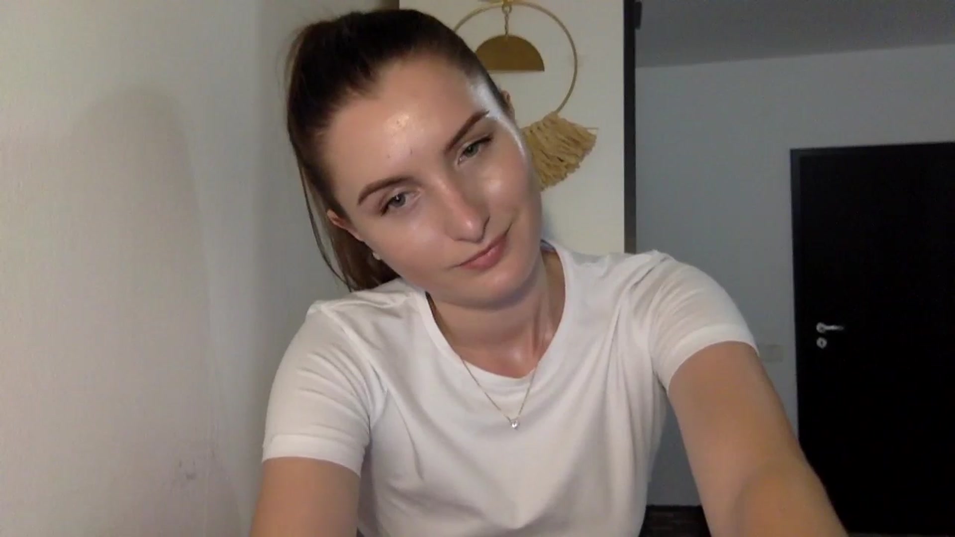 Gallery image thumbnail from EmilyRosier's myfreecams stream on, 08/03/2023, 18:10 image 4 of 20