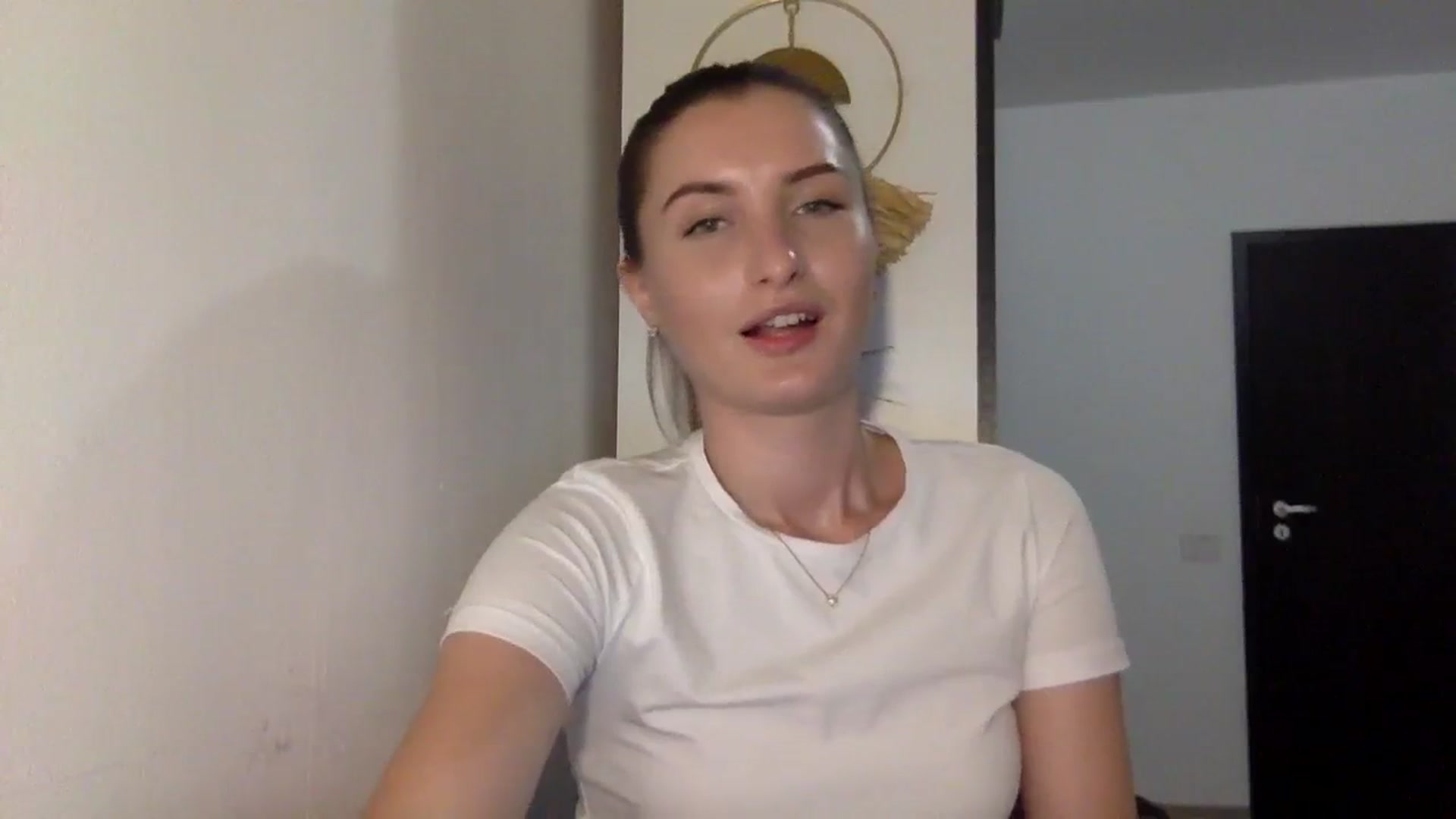 Gallery image thumbnail from EmilyRosier's myfreecams stream on, 08/03/2023, 18:10 image 17 of 20