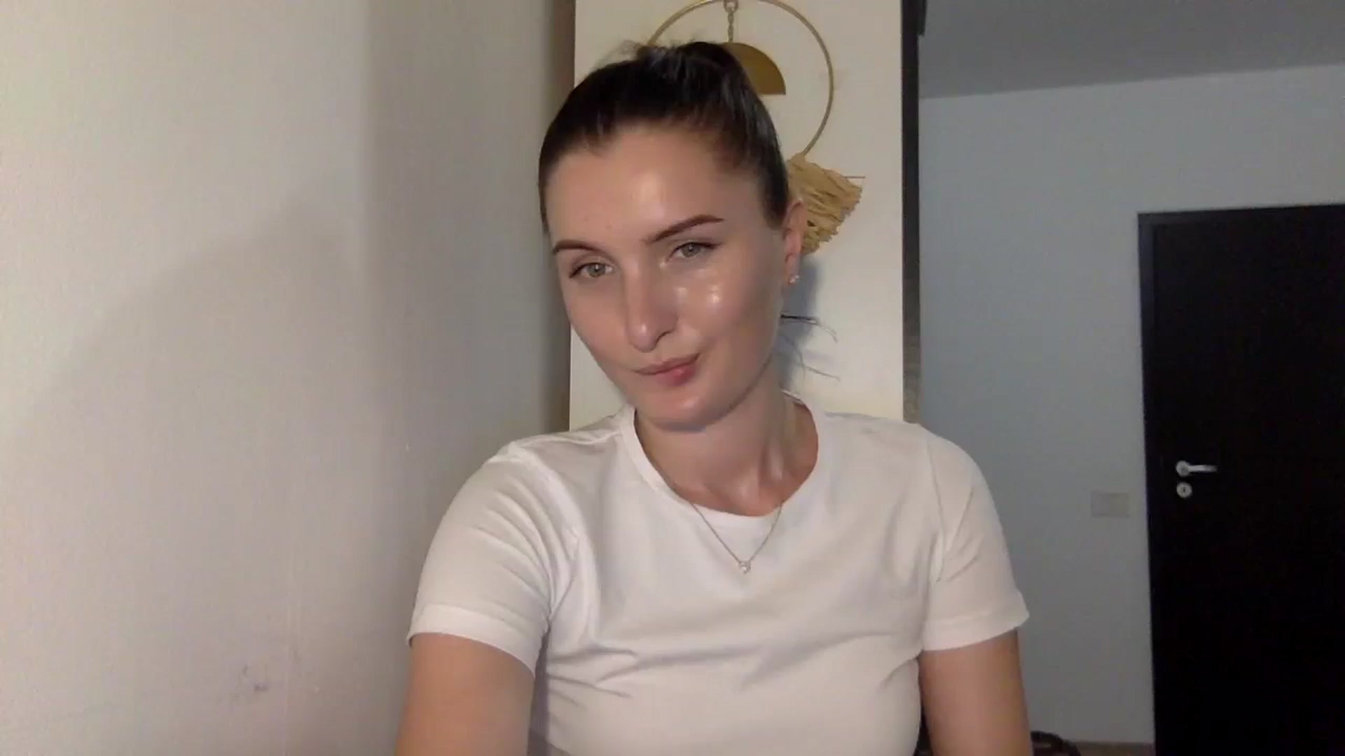 Gallery image thumbnail from EmilyRosier's myfreecams stream on, 08/03/2023, 18:10 image 18 of 20