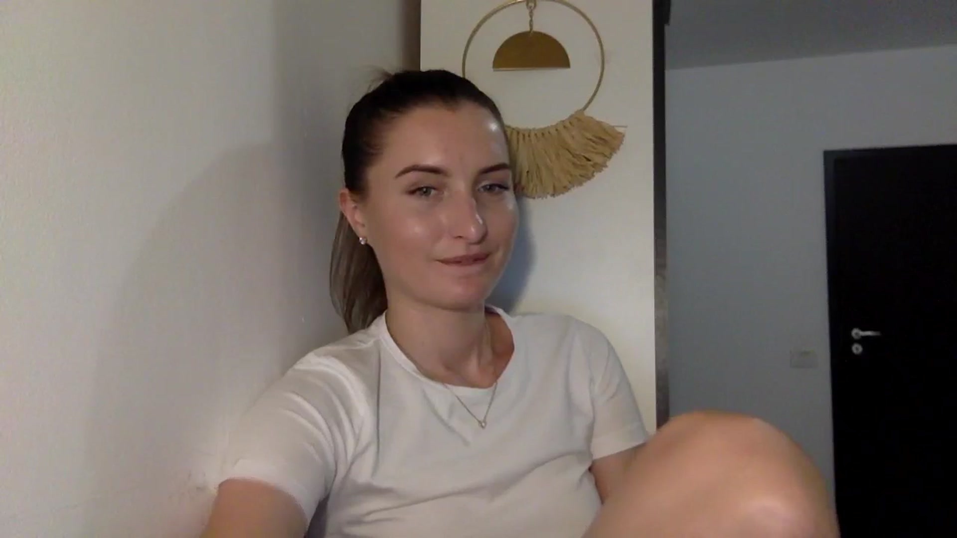 Gallery image thumbnail from EmilyRosier's myfreecams stream on, 08/03/2023, 18:10 image 7 of 20