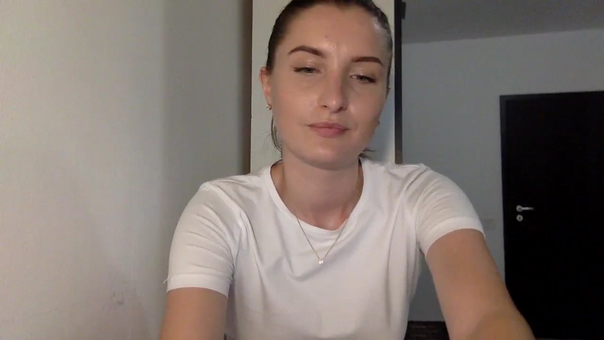 Gallery image thumbnail from EmilyRosier's myfreecams stream on, 08/03/2023, 18:10 image 3 of 20
