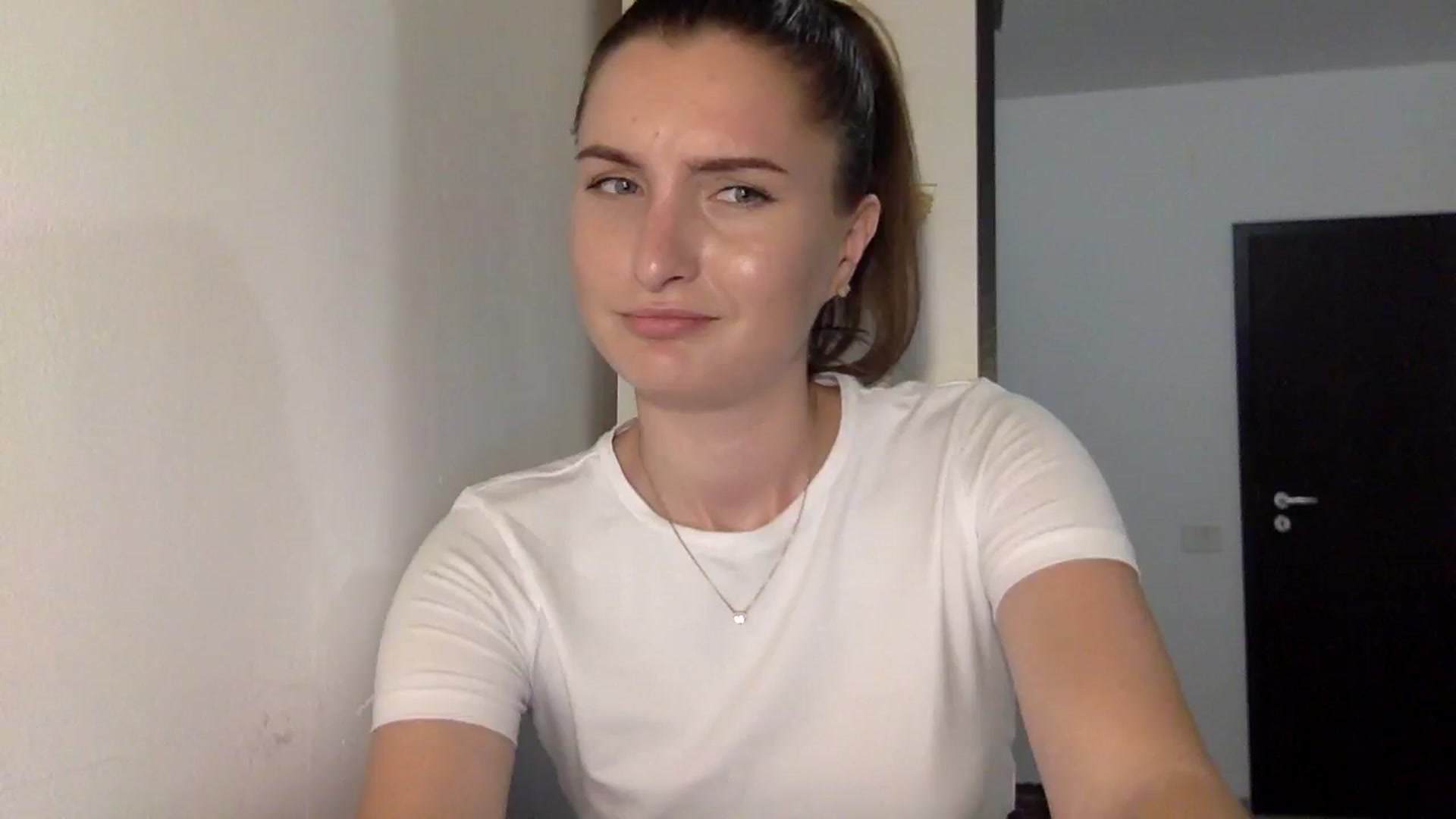 Gallery image thumbnail from EmilyRosier's myfreecams stream on, 08/03/2023, 18:10 image 12 of 20
