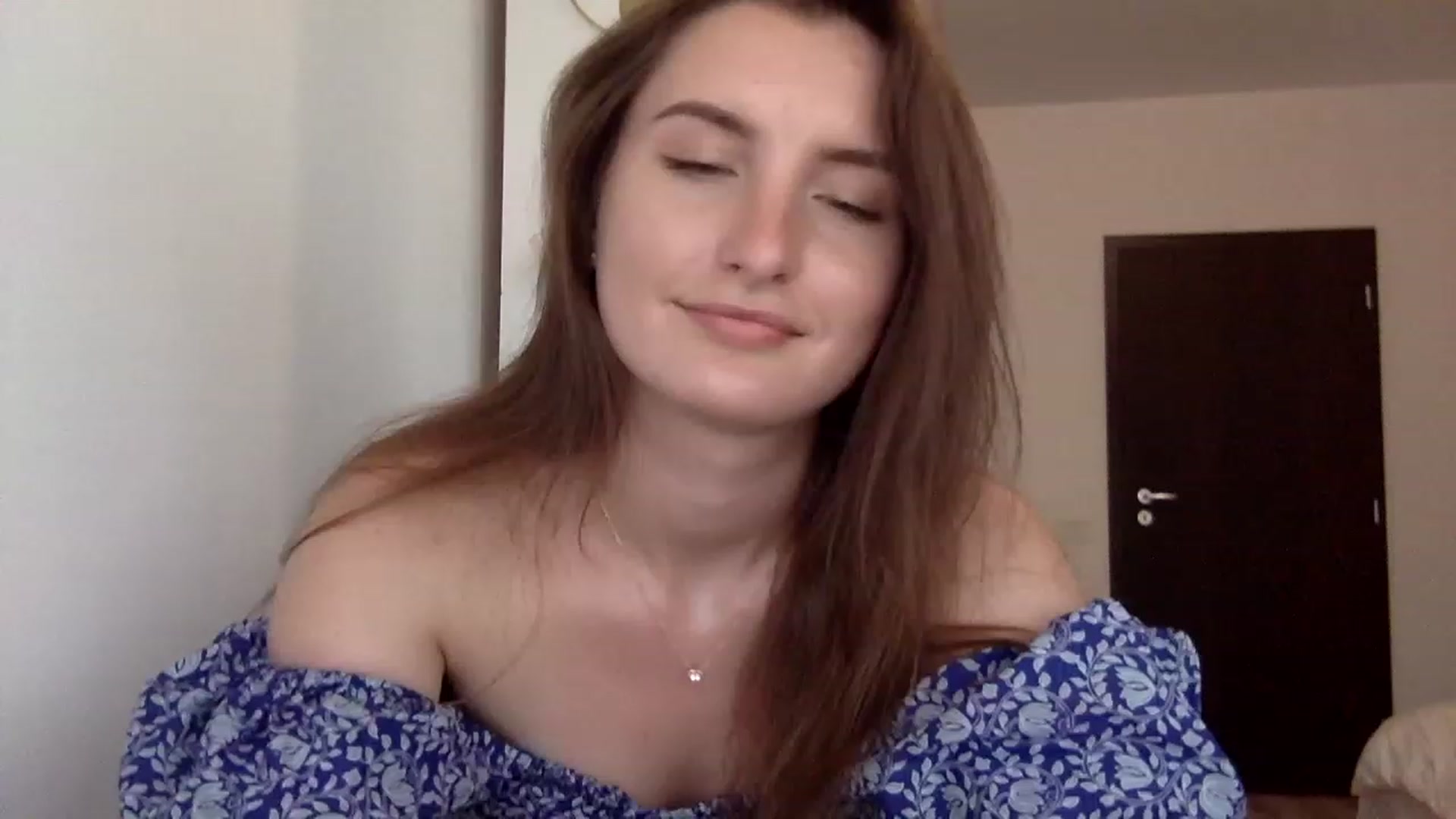 Gallery image thumbnail from EmilyRosier's myfreecams stream on, 08/04/2023, 16:06 image 19 of 20