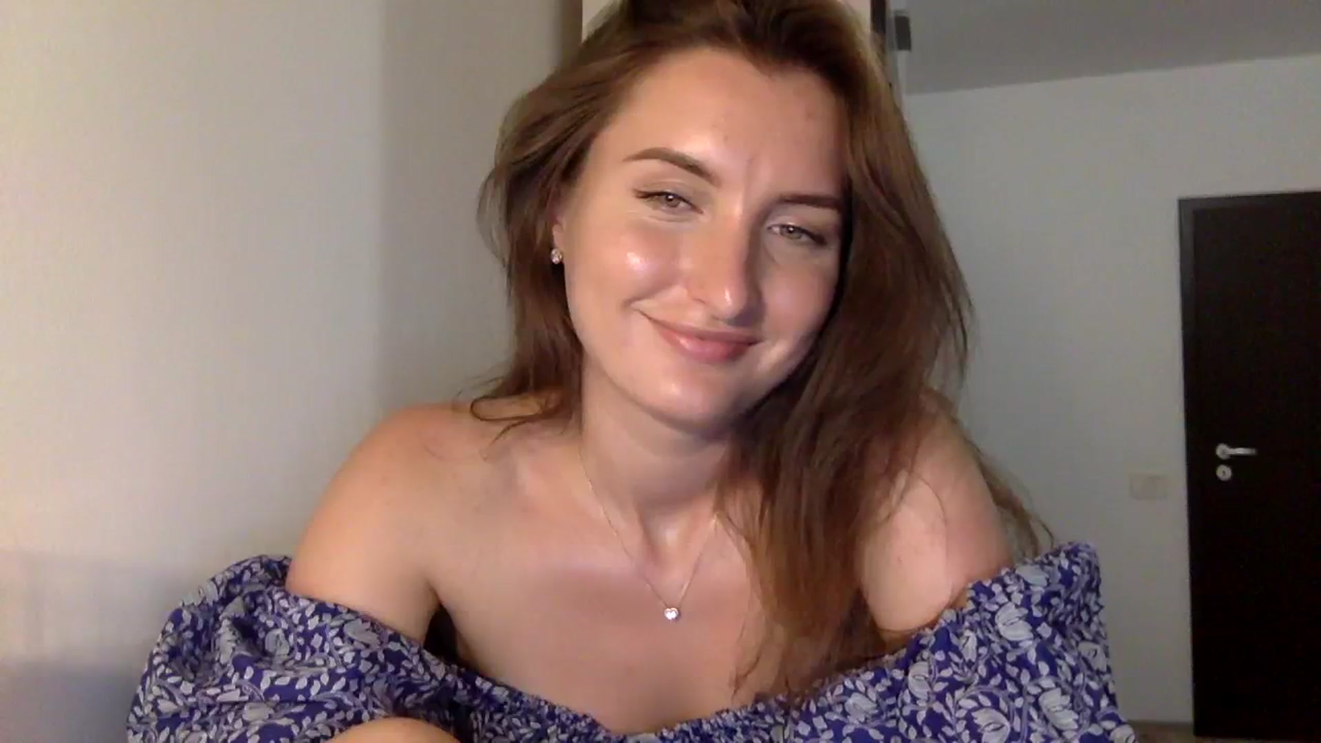 Gallery image thumbnail from EmilyRosier's myfreecams stream on, 08/04/2023, 18:28 image 2 of 20