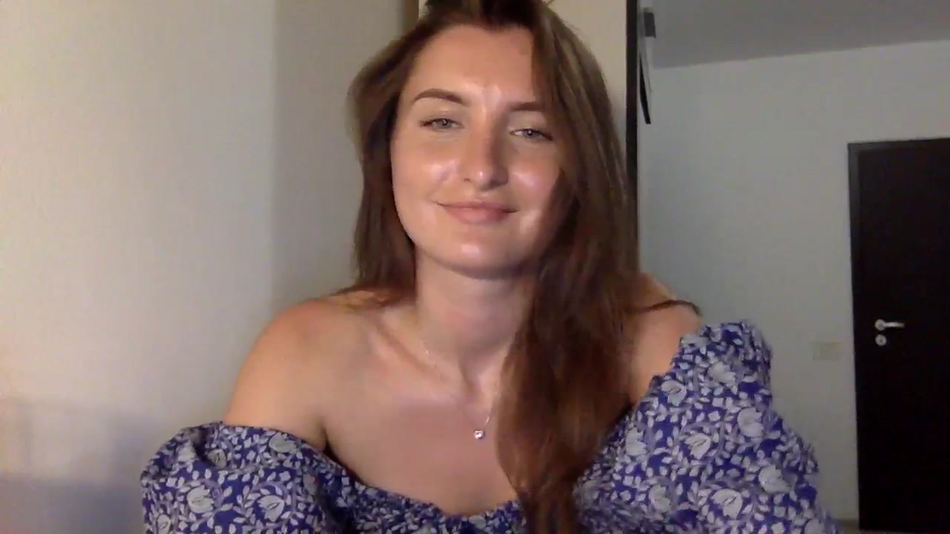 Gallery image thumbnail from EmilyRosier's myfreecams stream on, 08/04/2023, 18:28 image 7 of 20