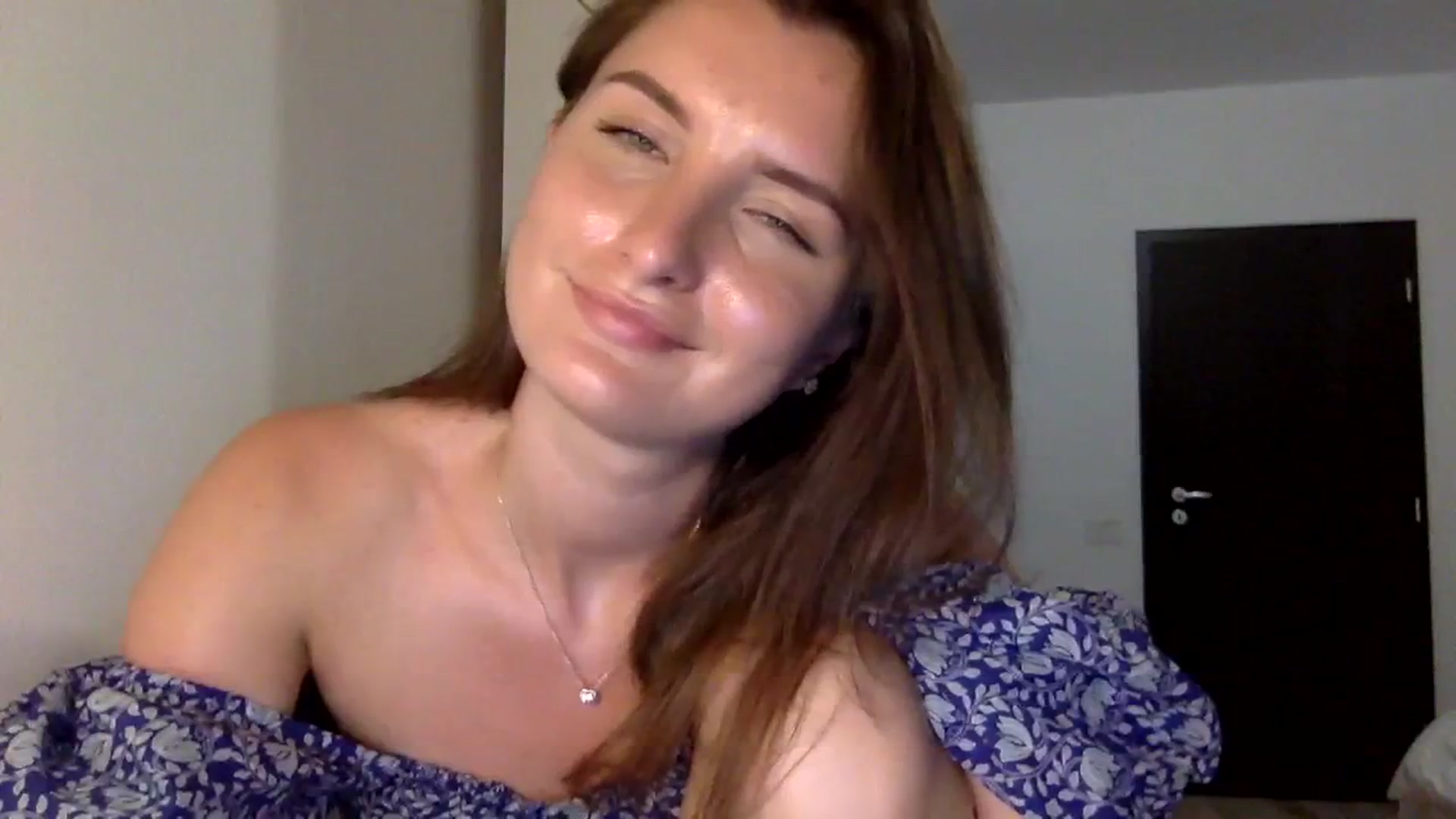 Gallery image thumbnail from EmilyRosier's myfreecams stream on, 08/04/2023, 18:28 image 19 of 20