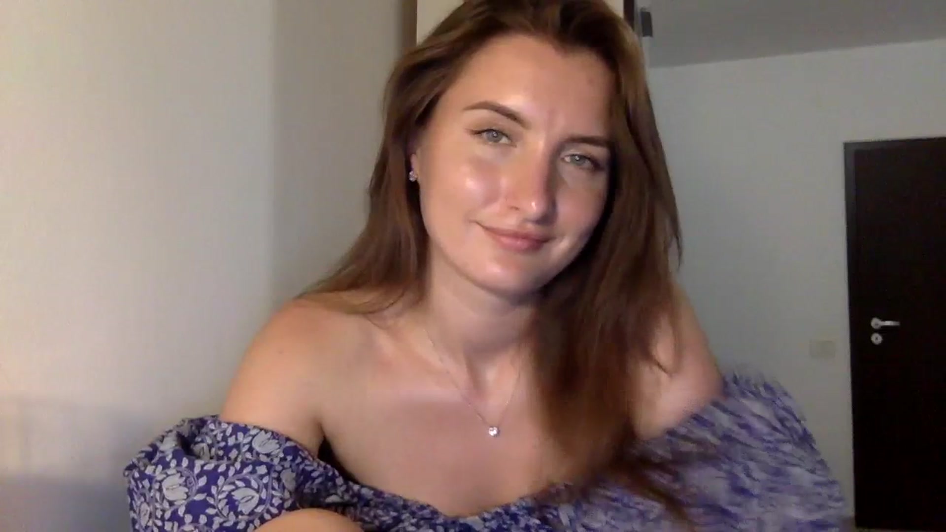 Gallery image thumbnail from EmilyRosier's myfreecams stream on, 08/04/2023, 18:28 image 5 of 20