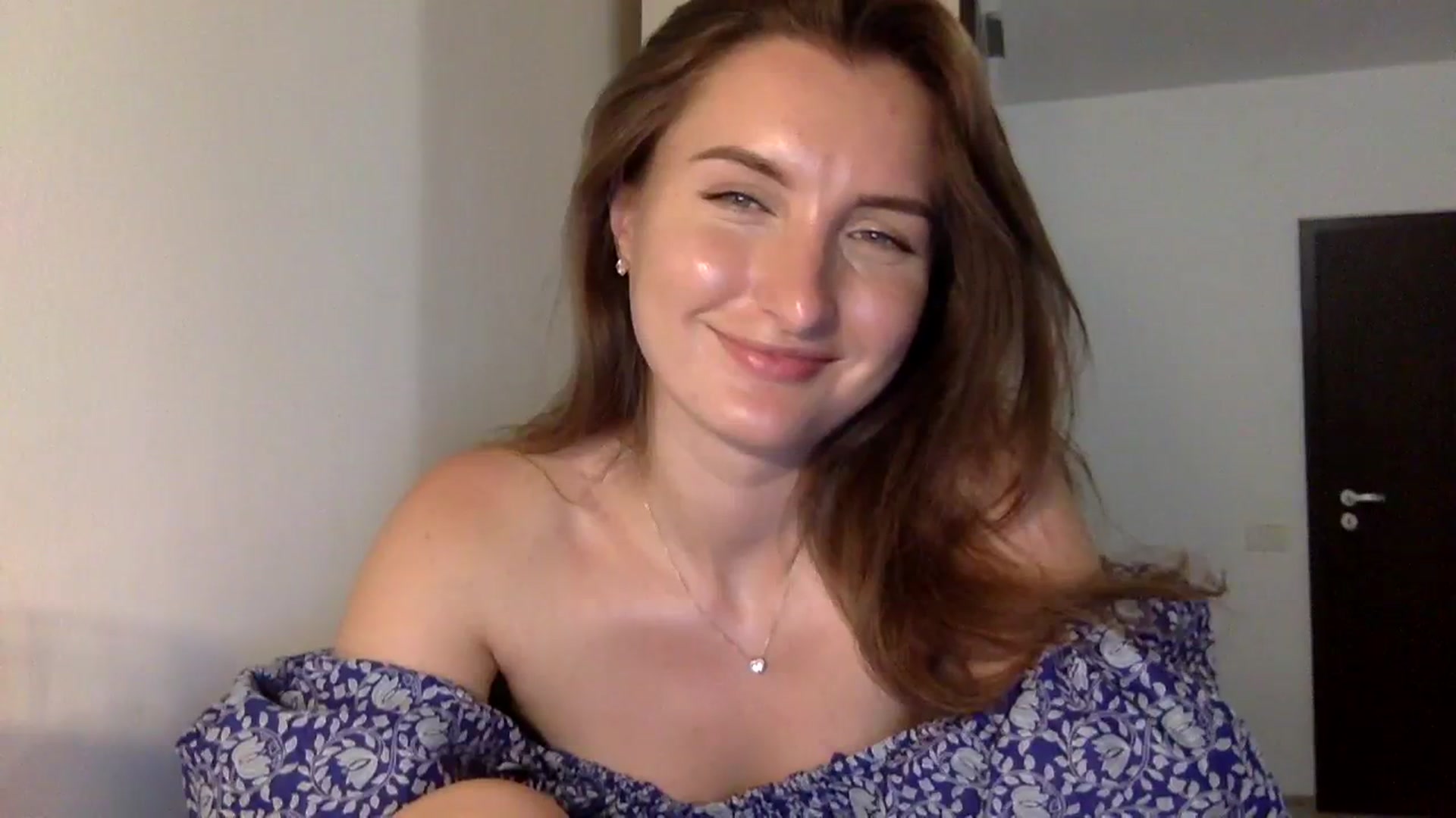 Gallery image thumbnail from EmilyRosier's myfreecams stream on, 08/04/2023, 18:28 image 4 of 20