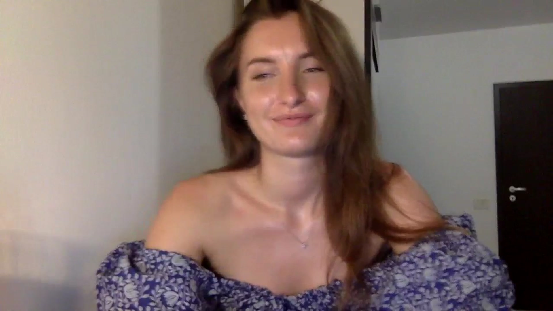 Gallery image thumbnail from EmilyRosier's myfreecams stream on, 08/04/2023, 18:28 image 6 of 20