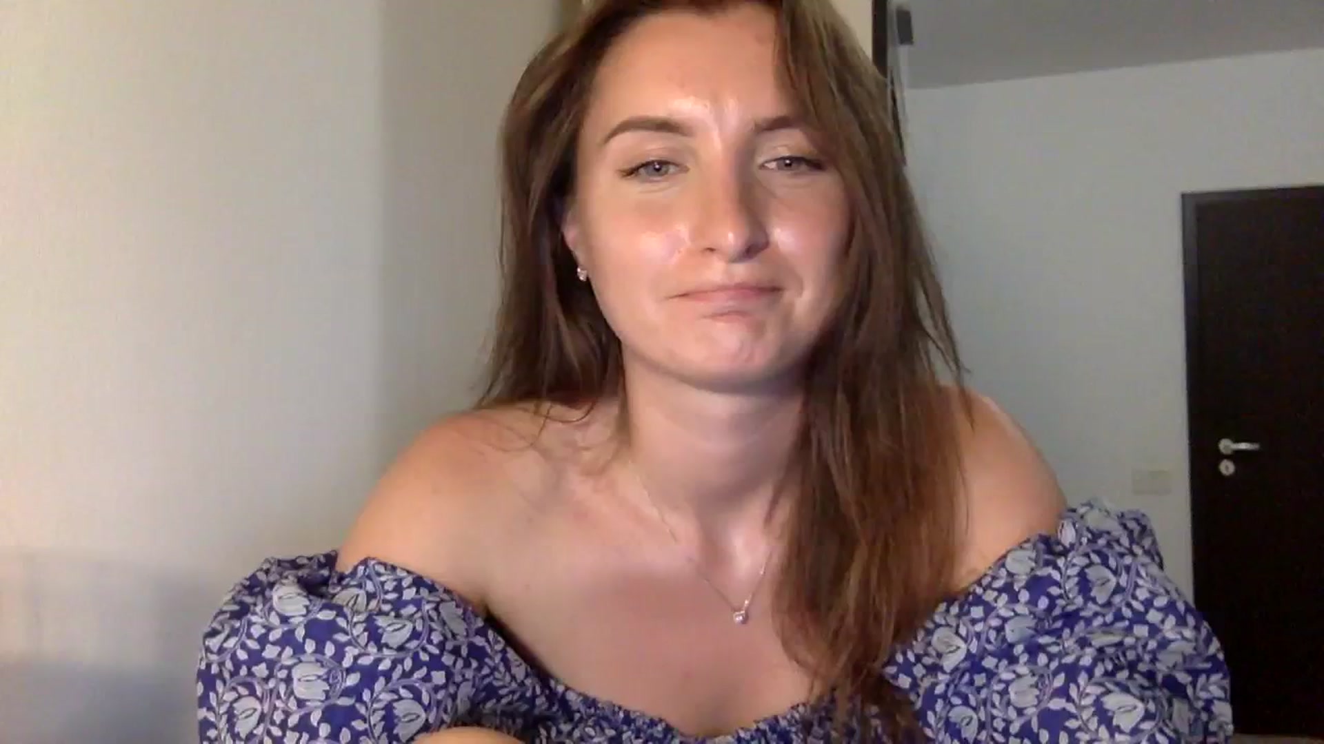 Gallery image thumbnail from EmilyRosier's myfreecams stream on, 08/04/2023, 18:28 image 12 of 20