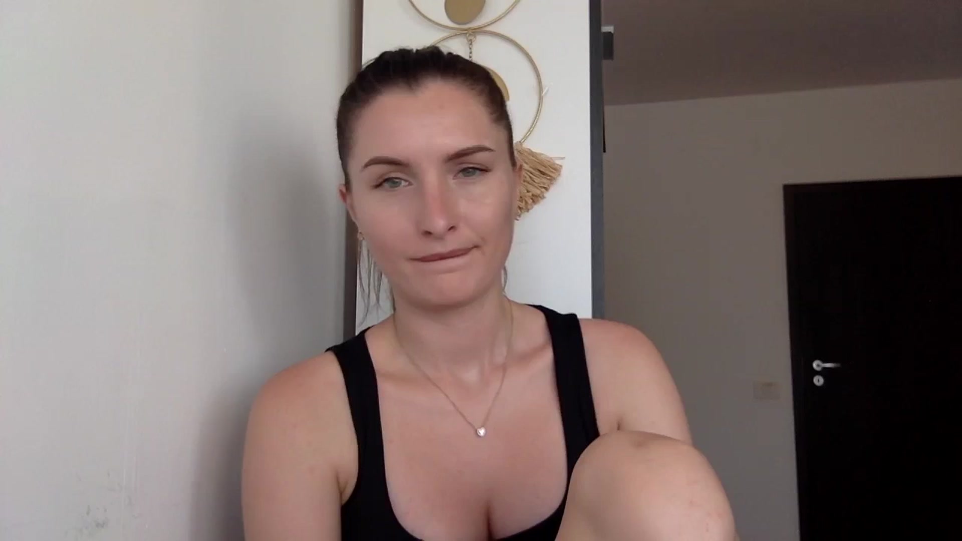 Gallery image thumbnail from EmilyRosier's myfreecams stream on, 08/08/2023, 14:19 image 1 of 20