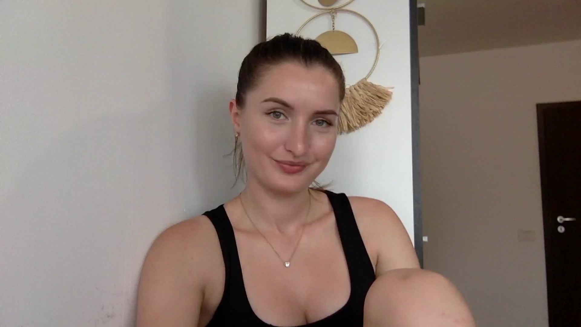 Gallery image thumbnail from EmilyRosier's myfreecams stream on, 08/08/2023, 14:19 image 12 of 20