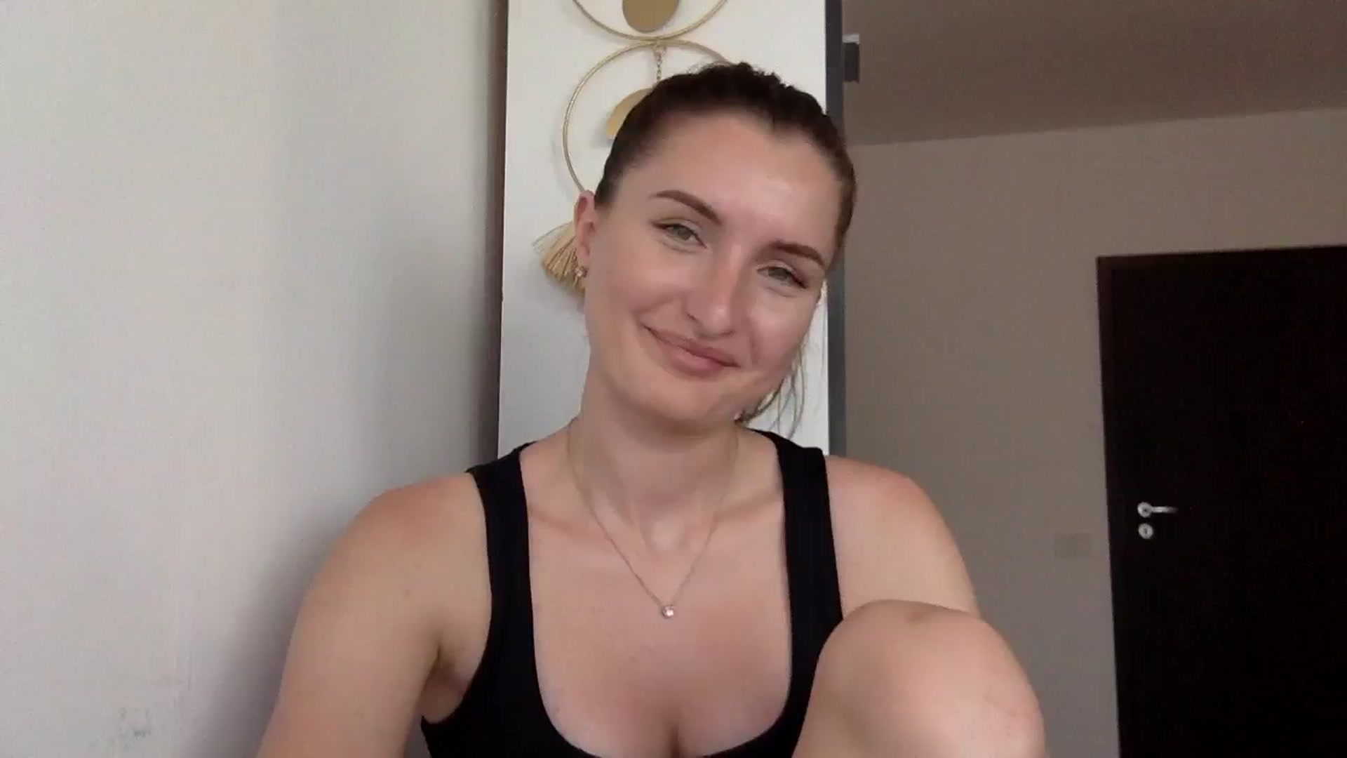 Gallery image thumbnail from EmilyRosier's myfreecams stream on, 08/08/2023, 14:19 image 4 of 20