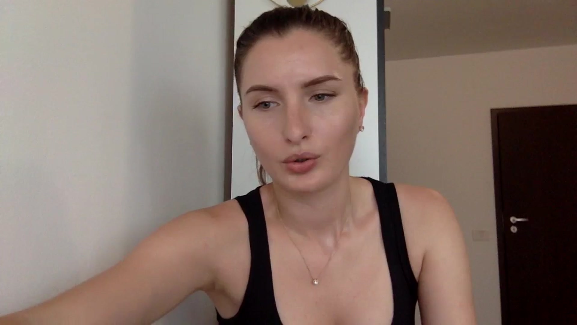 Gallery image thumbnail from EmilyRosier's myfreecams stream on, 08/08/2023, 15:57 image 12 of 20