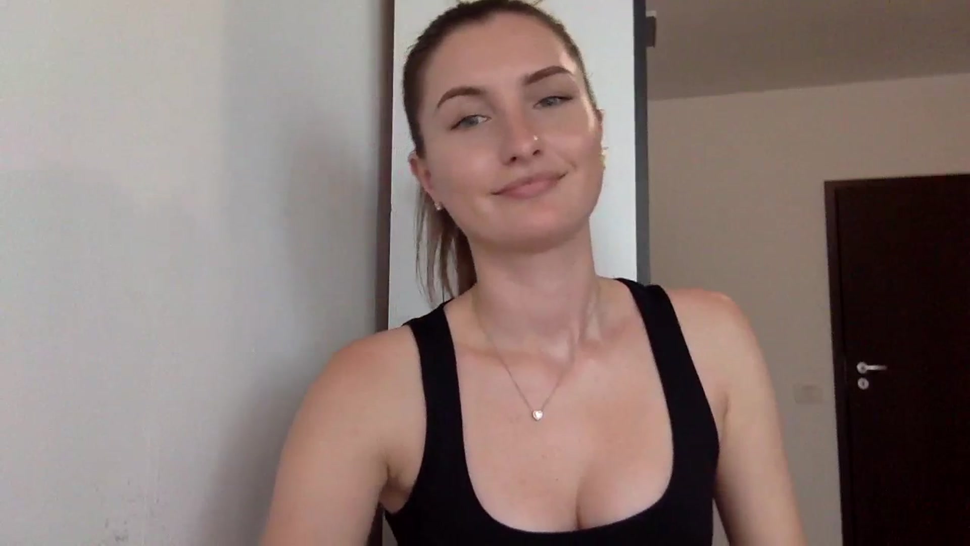 Gallery image thumbnail from EmilyRosier's myfreecams stream on, 08/08/2023, 15:57 image 6 of 20