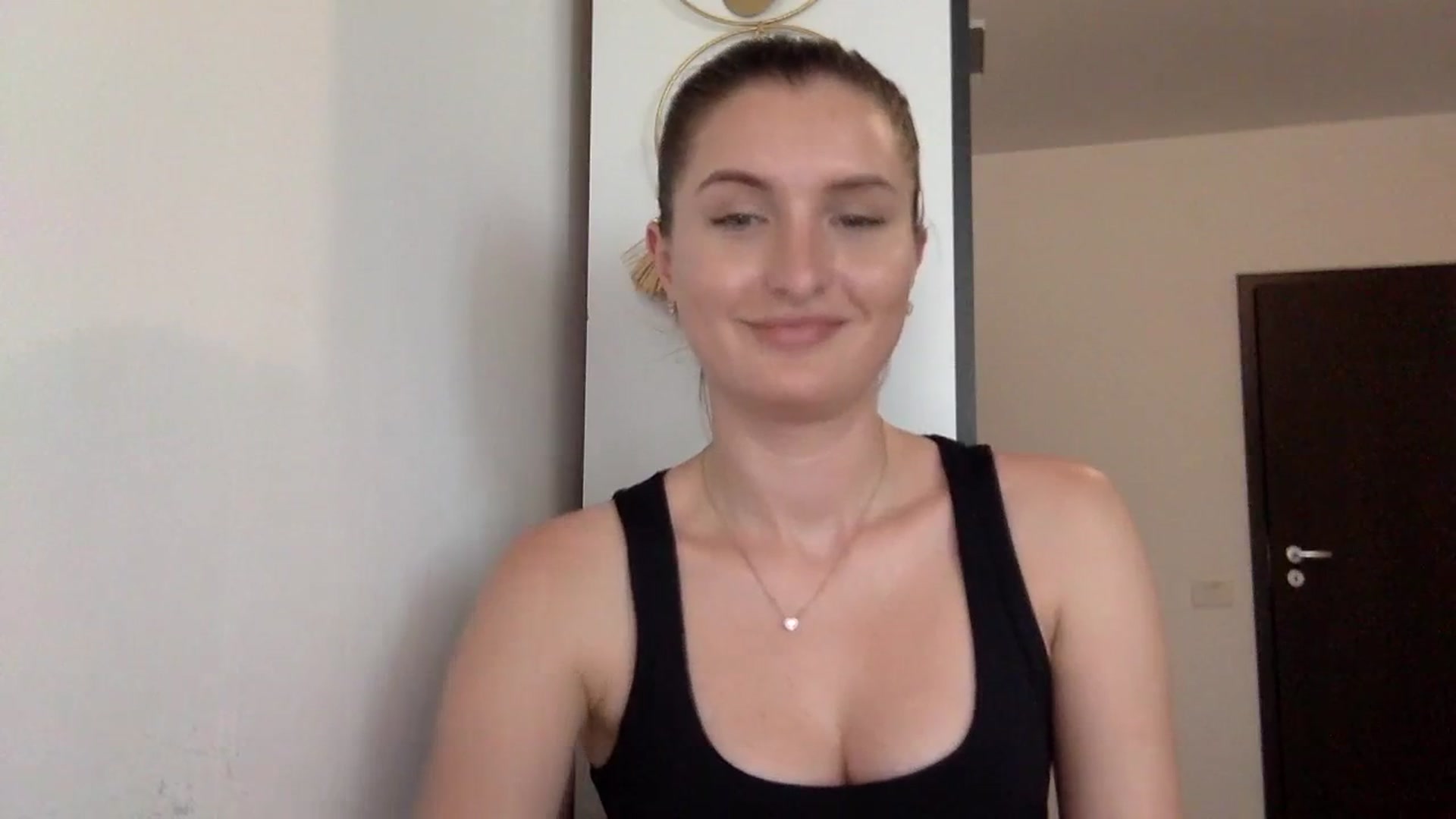 Gallery image thumbnail from EmilyRosier's myfreecams stream on, 08/08/2023, 15:57 image 2 of 20