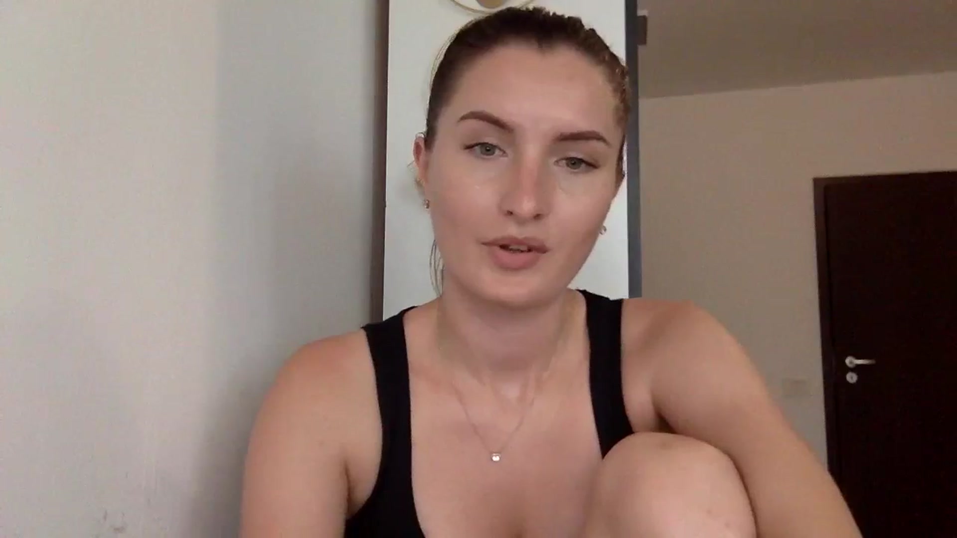Gallery image thumbnail from EmilyRosier's myfreecams stream on, 08/08/2023, 15:57 image 10 of 20
