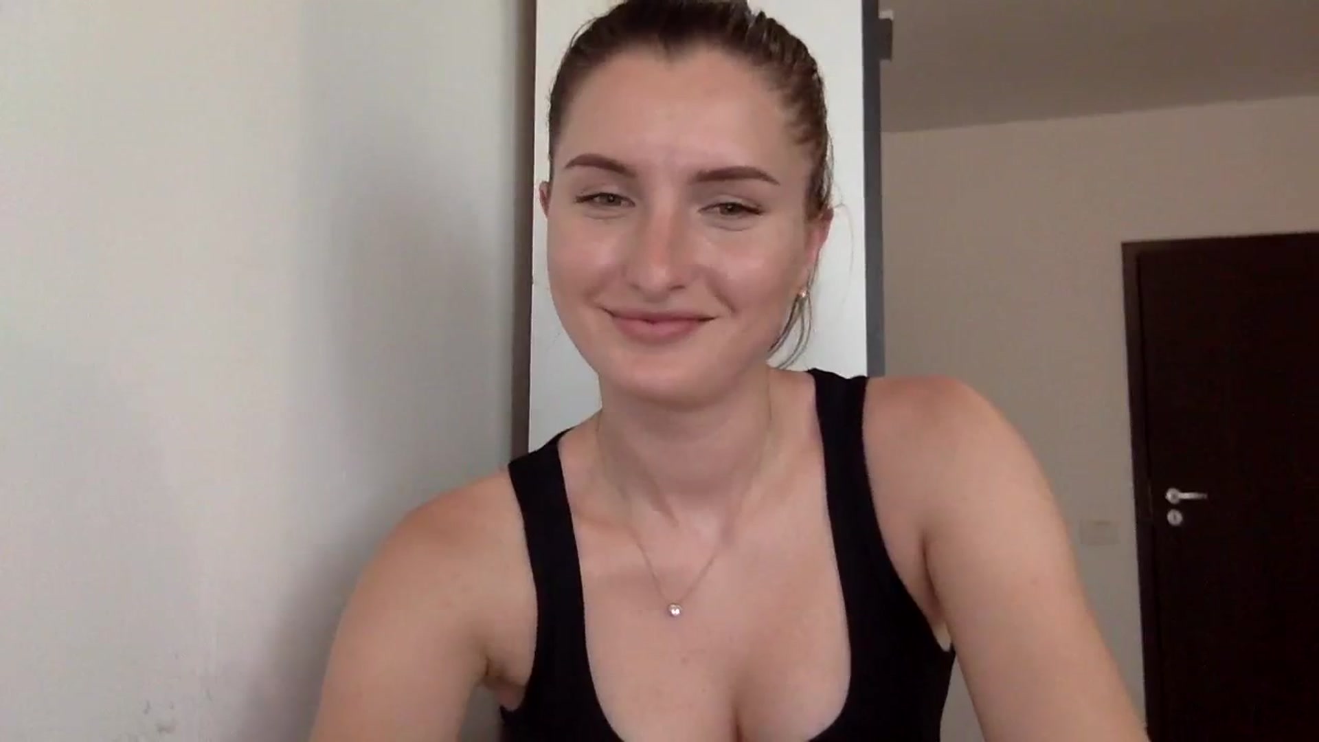 Gallery image thumbnail from EmilyRosier's myfreecams stream on, 08/08/2023, 15:57 image 4 of 20