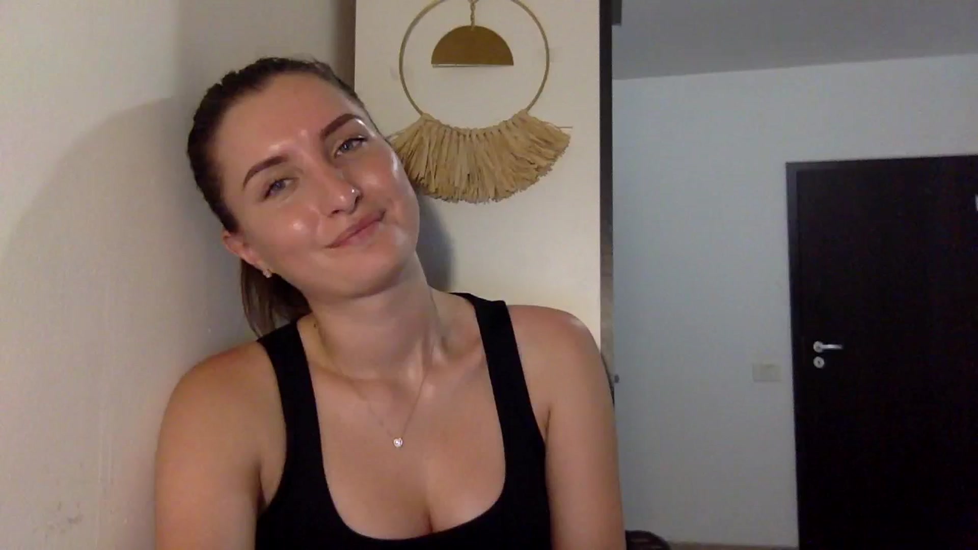 Gallery image thumbnail from EmilyRosier's myfreecams stream on, 08/08/2023, 19:04 image 11 of 20