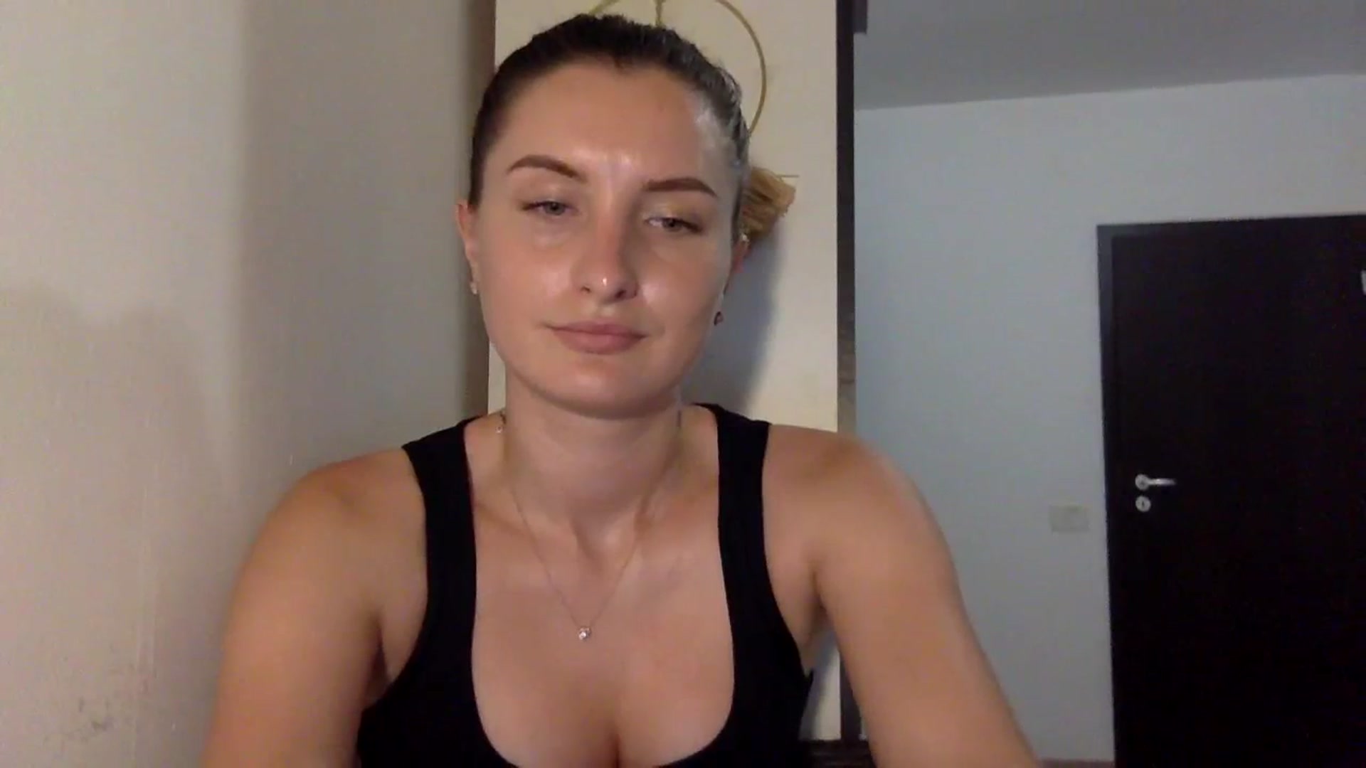 Gallery image thumbnail from EmilyRosier's myfreecams stream on, 08/08/2023, 19:04 image 8 of 20