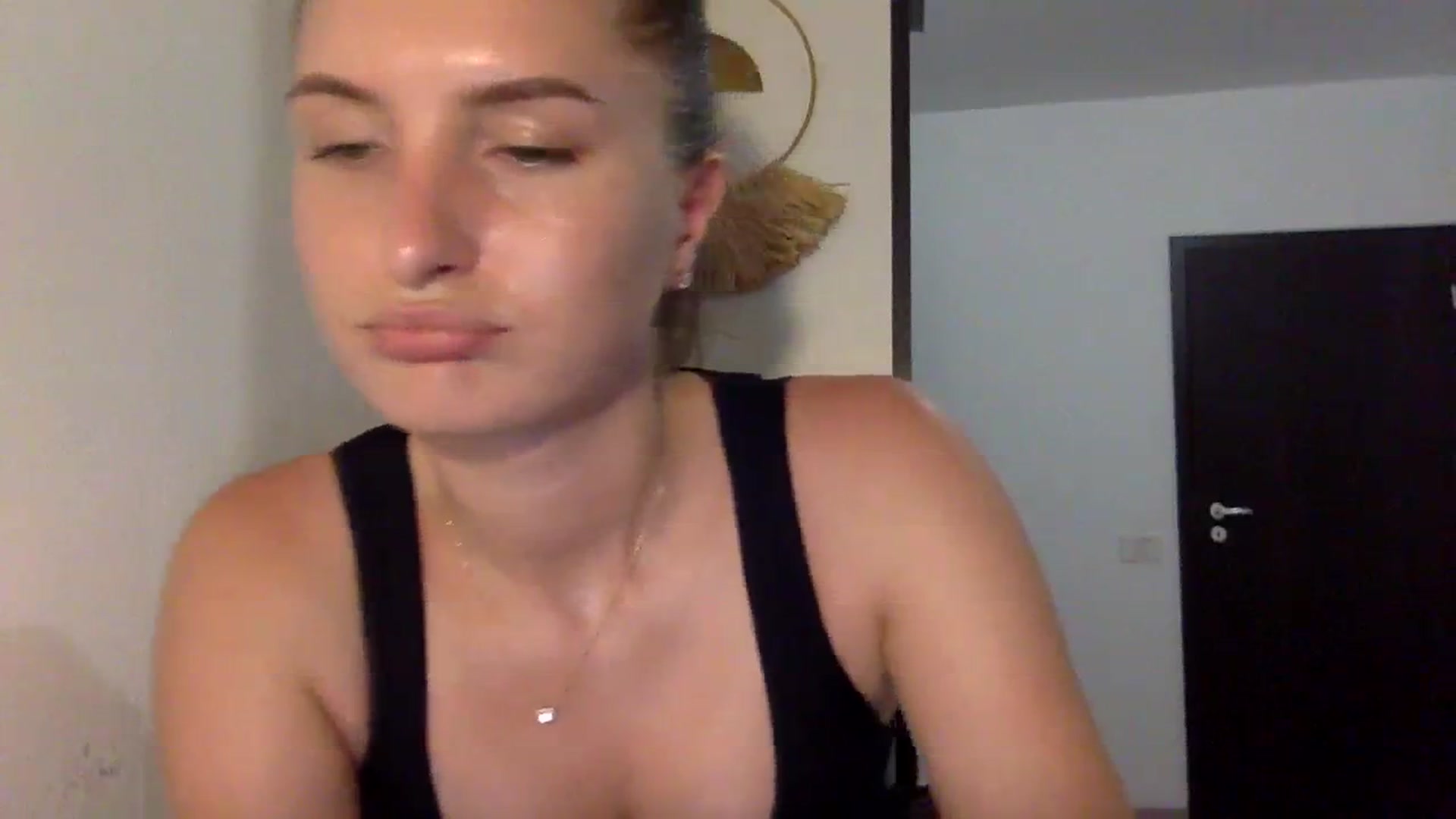 Gallery image thumbnail from EmilyRosier's myfreecams stream on, 08/08/2023, 19:04 image 7 of 20