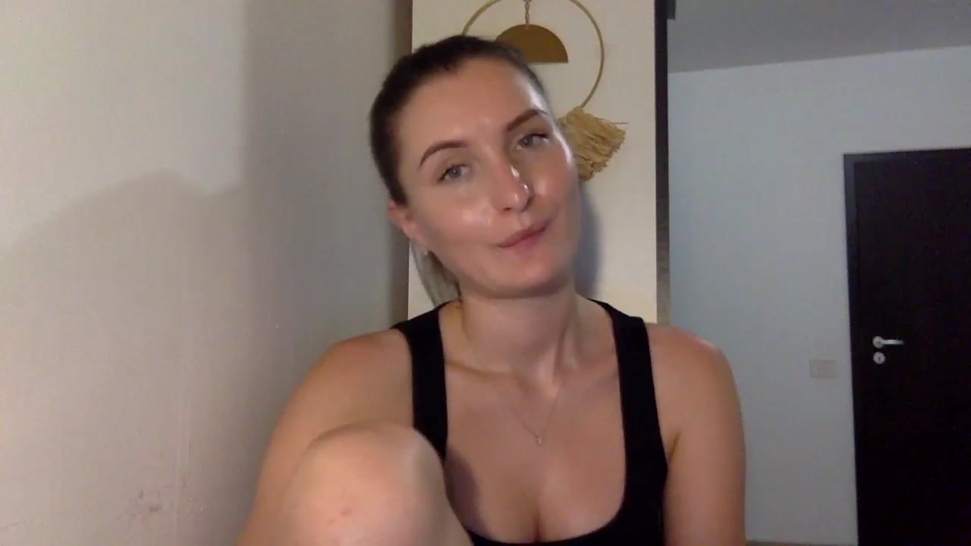 Gallery image thumbnail from EmilyRosier's myfreecams stream on, 08/08/2023, 19:04 image 2 of 20