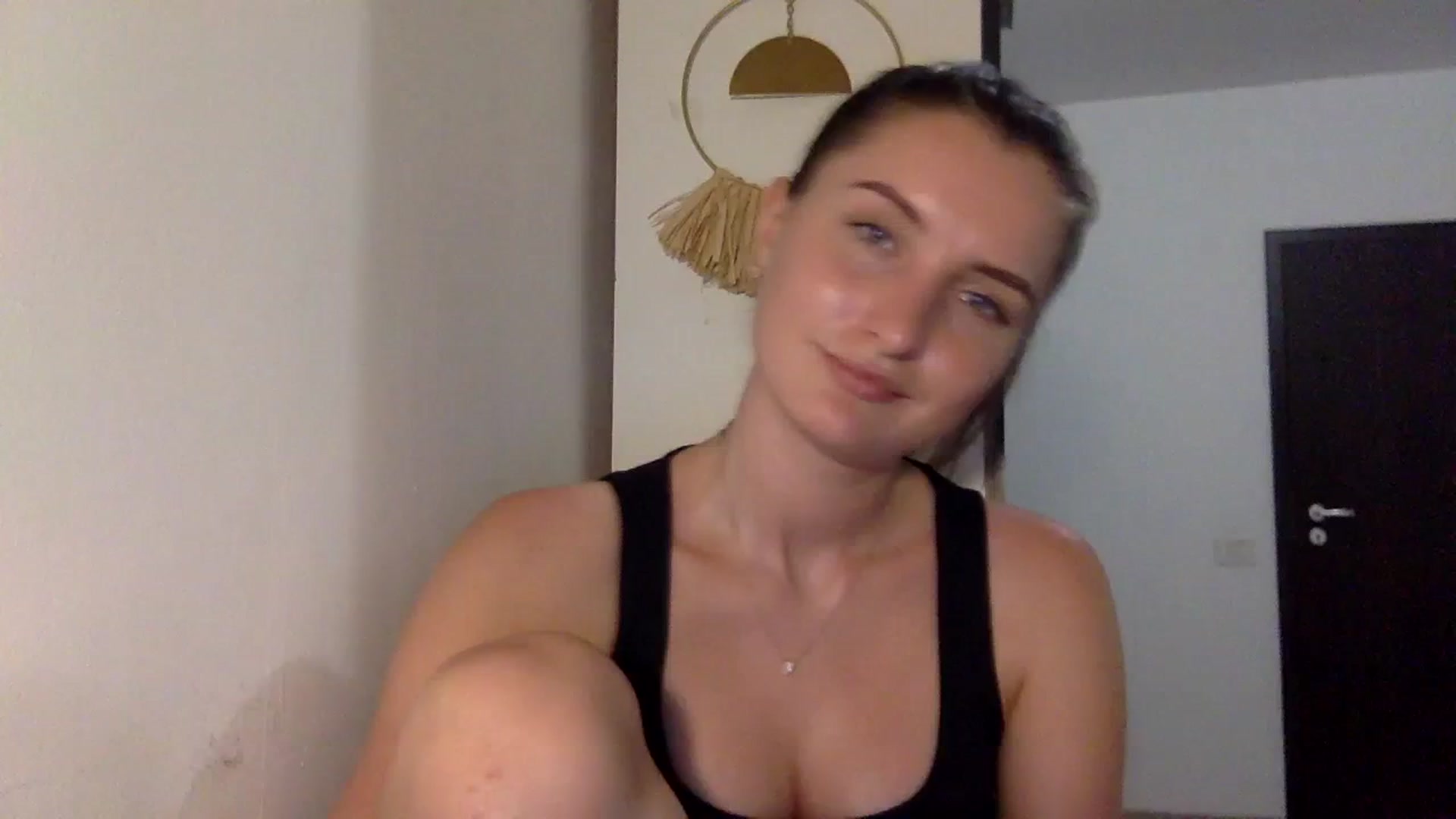 Gallery image thumbnail from EmilyRosier's myfreecams stream on, 08/08/2023, 19:04 image 1 of 20
