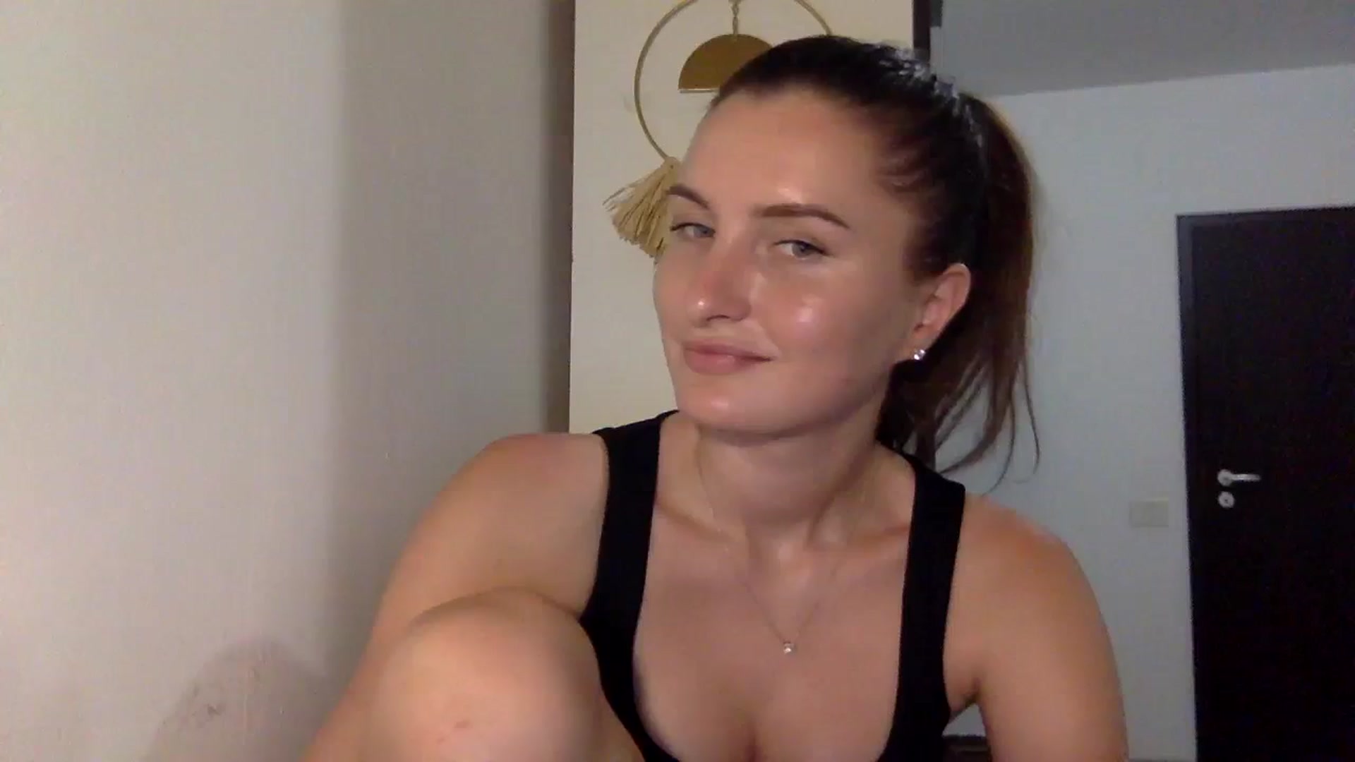 Gallery image thumbnail from EmilyRosier's myfreecams stream on, 08/08/2023, 19:04 image 3 of 20