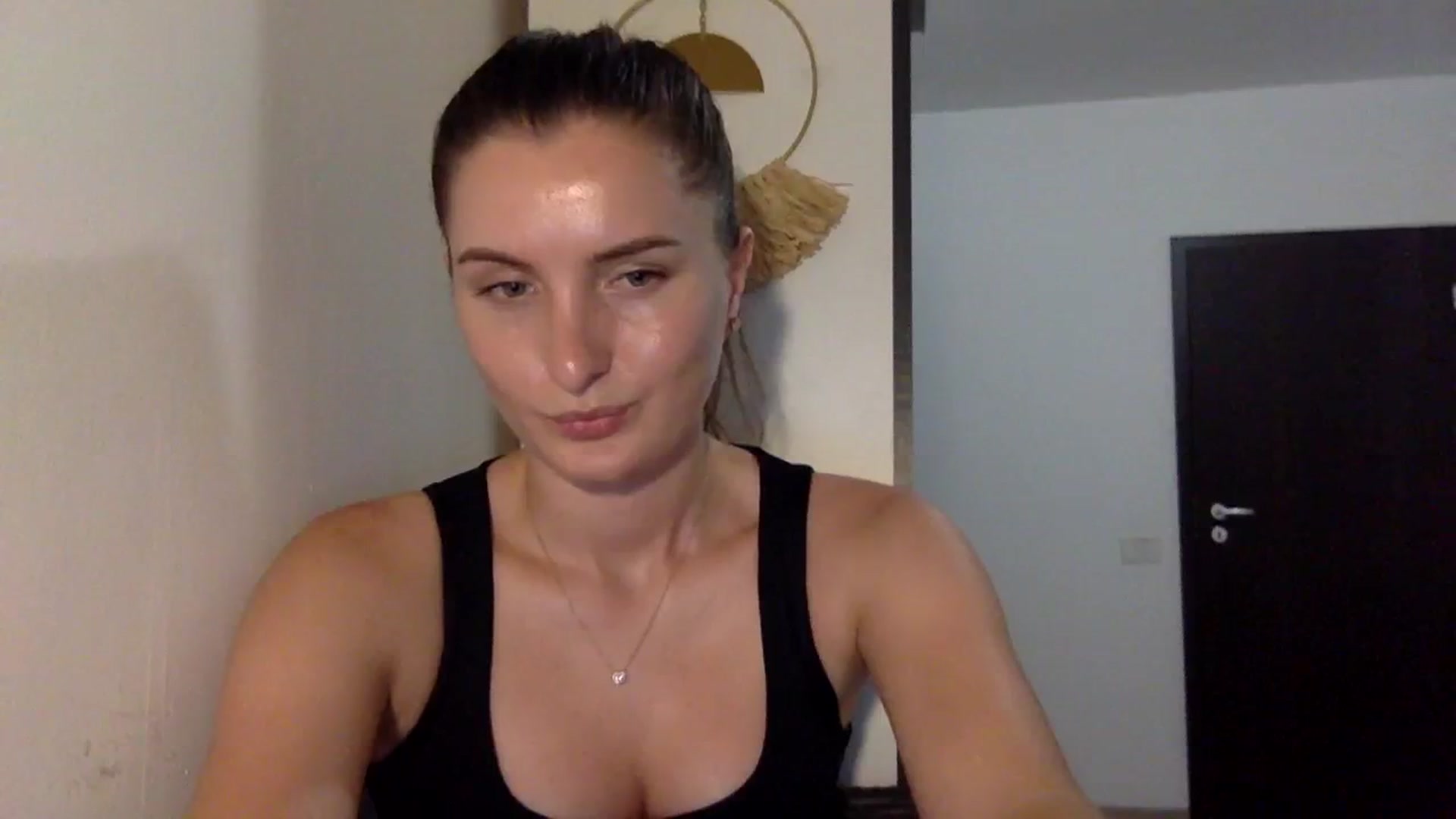 Gallery image thumbnail from EmilyRosier's myfreecams stream on, 08/08/2023, 19:04 image 14 of 20