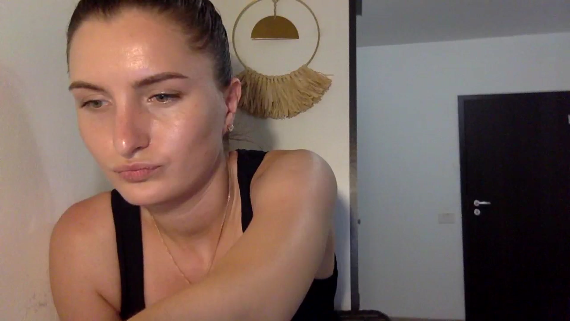 Gallery image thumbnail from EmilyRosier's myfreecams stream on, 08/08/2023, 19:04 image 9 of 20