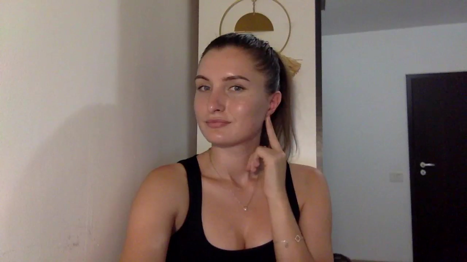 Gallery image thumbnail from EmilyRosier's myfreecams stream on, 08/08/2023, 19:04 image 6 of 20