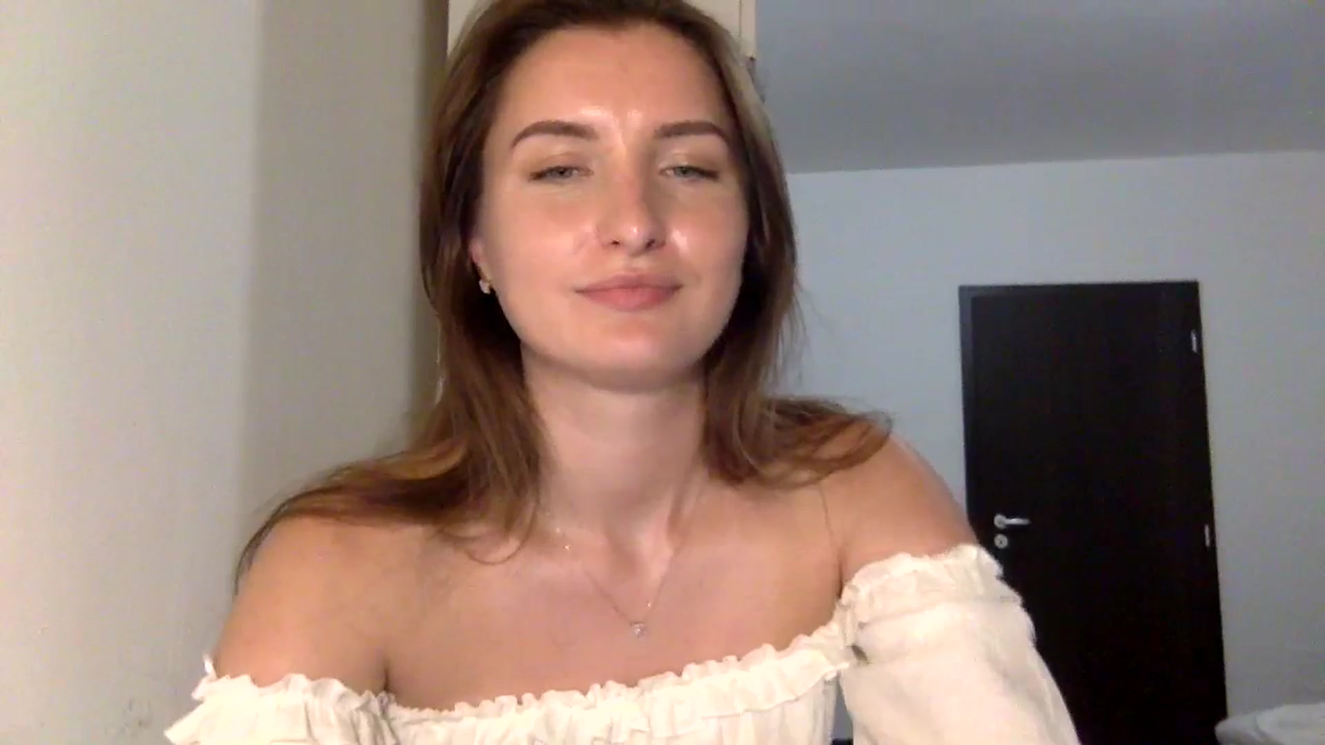 Gallery image thumbnail from EmilyRosier's myfreecams stream on, 08/09/2023, 21:49 image 3 of 20