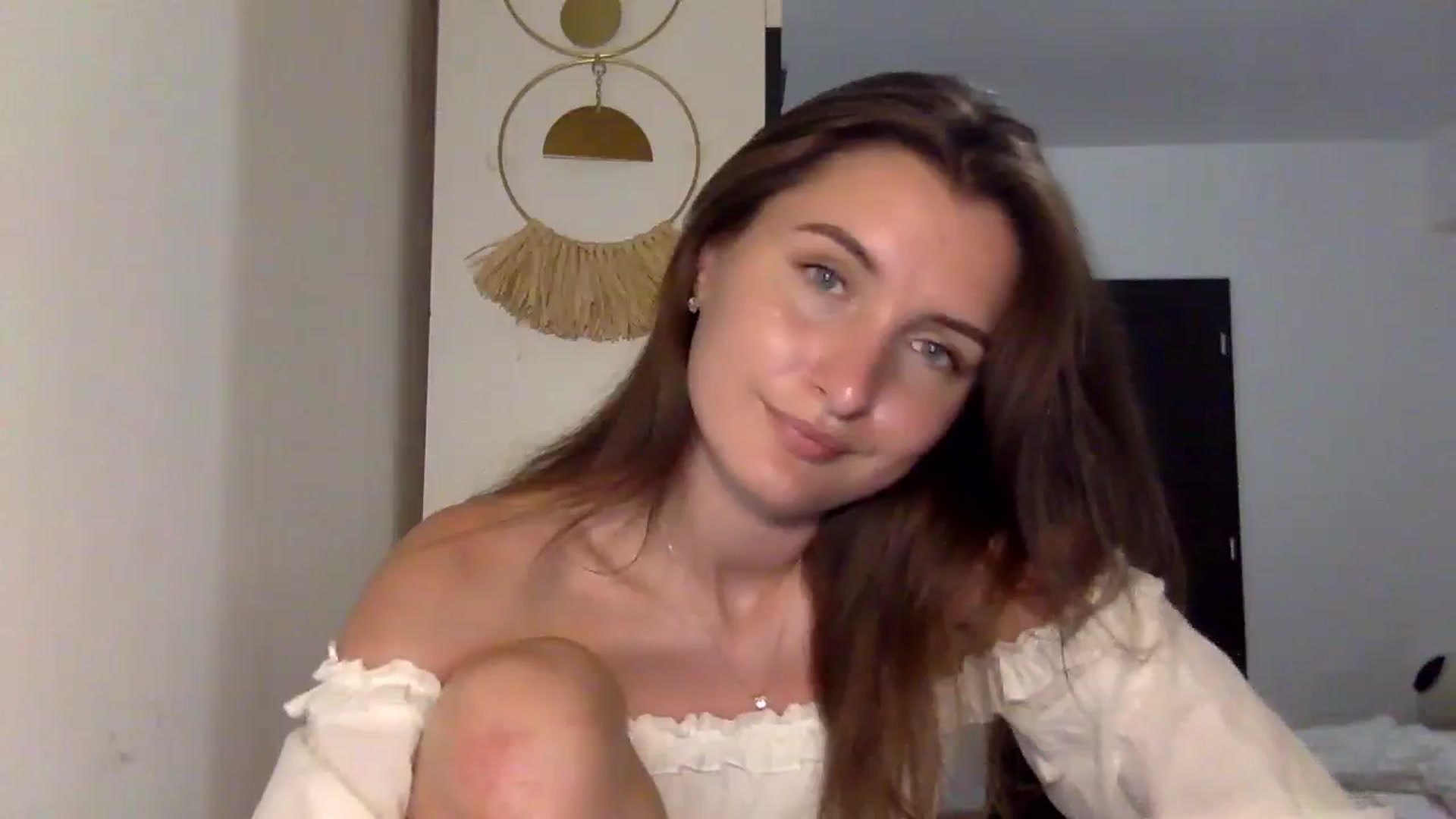 Gallery image thumbnail from EmilyRosier's myfreecams stream on, 08/09/2023, 21:49 image 17 of 20