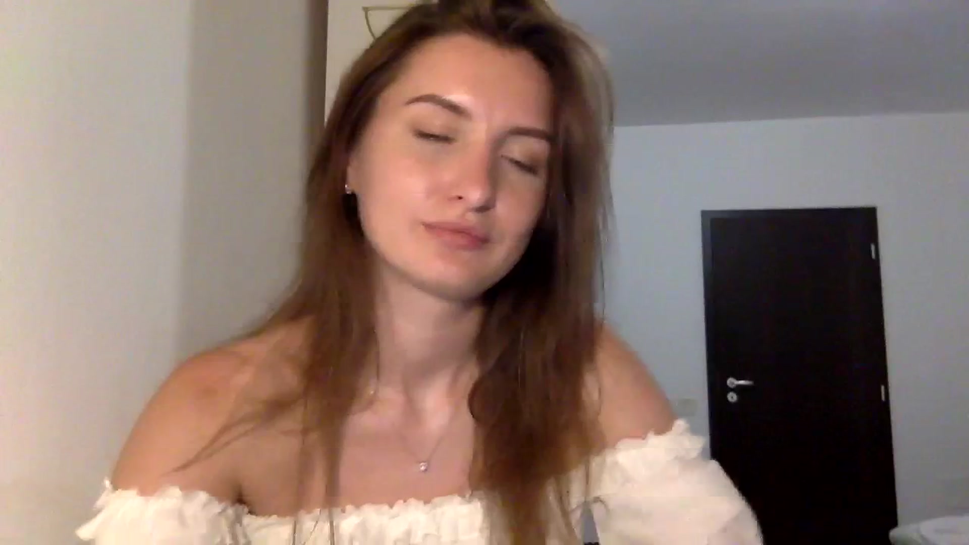 Gallery image thumbnail from EmilyRosier's myfreecams stream on, 08/09/2023, 21:49 image 4 of 20