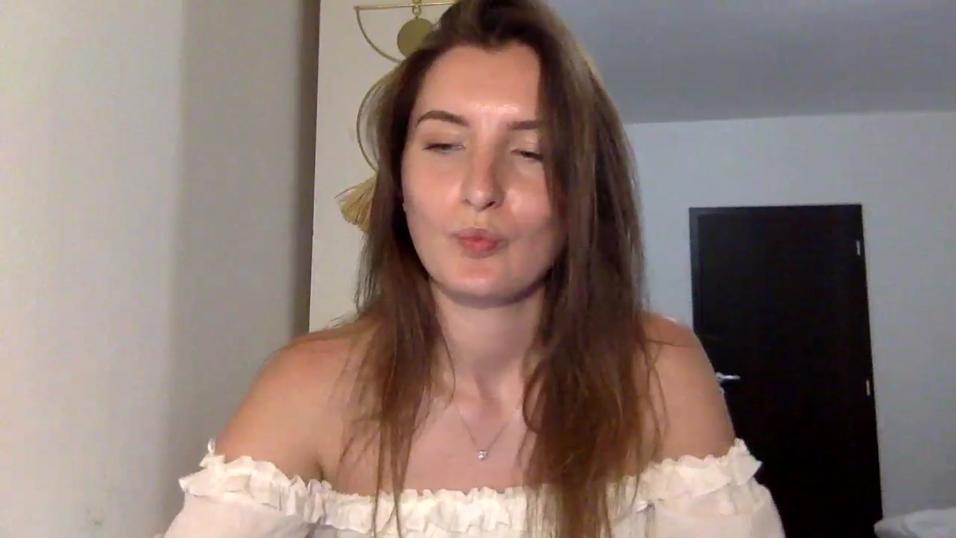 Gallery image thumbnail from EmilyRosier's myfreecams stream on, 08/09/2023, 21:49 image 5 of 20