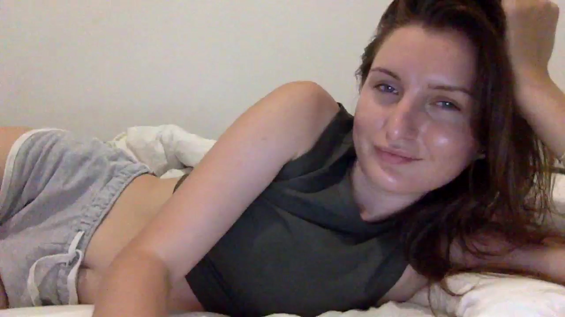 Gallery image thumbnail from EmilyRosier's myfreecams stream on, 08/10/2023, 22:12 image 16 of 20