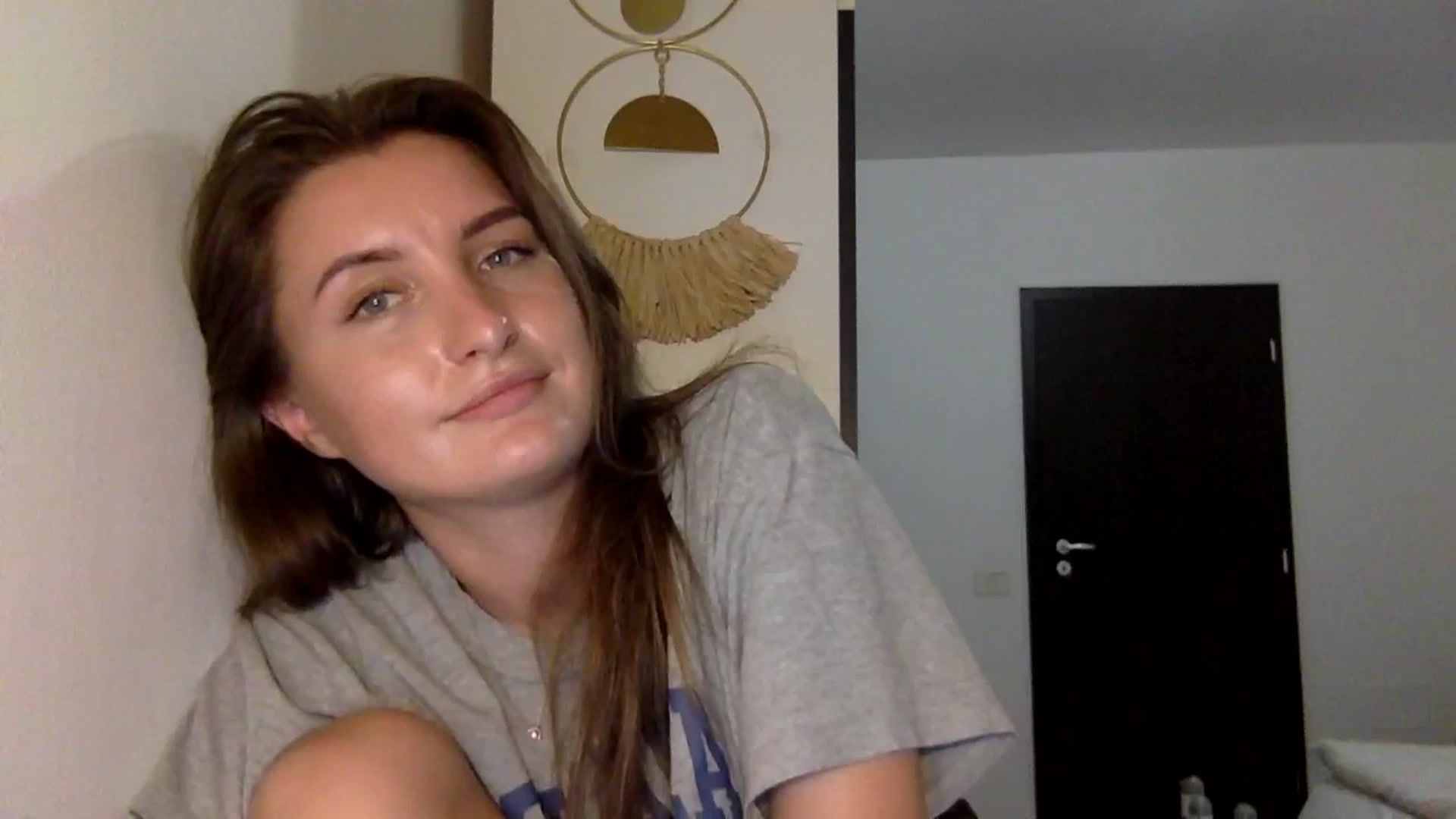 Gallery image thumbnail from EmilyRosier's myfreecams stream on, 08/30/2023, 22:15 image 1 of 20