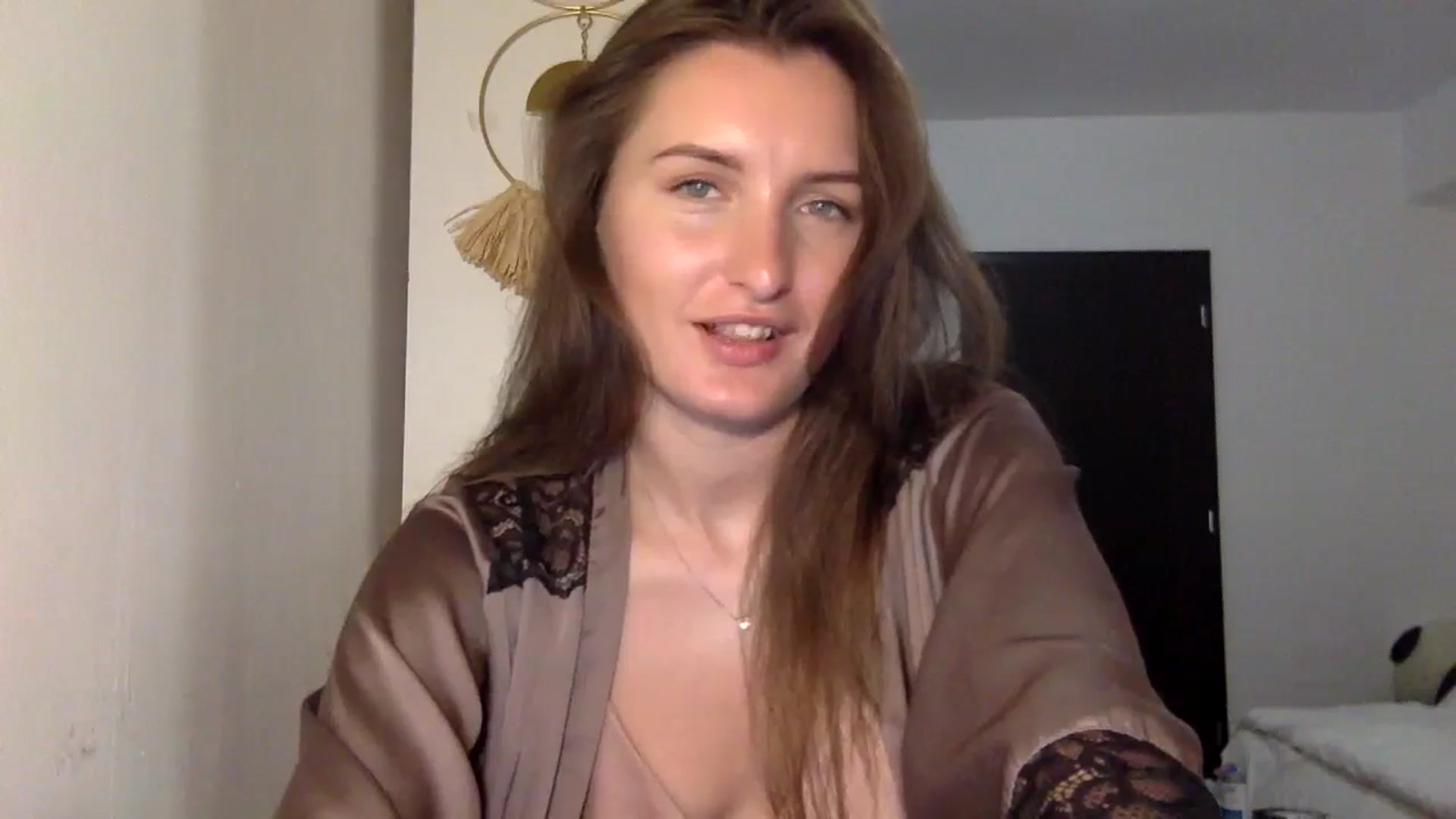 Gallery image thumbnail from EmilyRosier's myfreecams stream on, 09/06/2023, 18:49 image 4 of 20