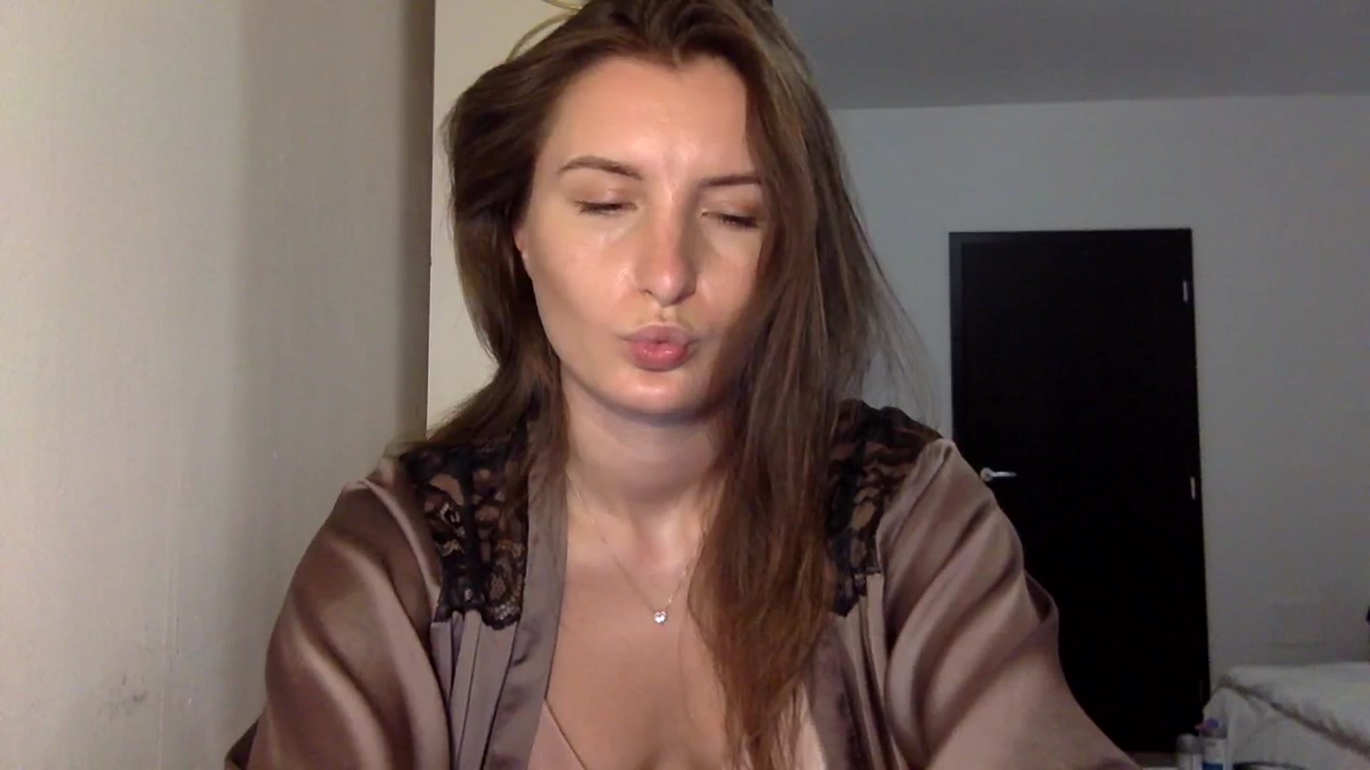Gallery image thumbnail from EmilyRosier's myfreecams stream on, 09/06/2023, 18:49 image 20 of 20