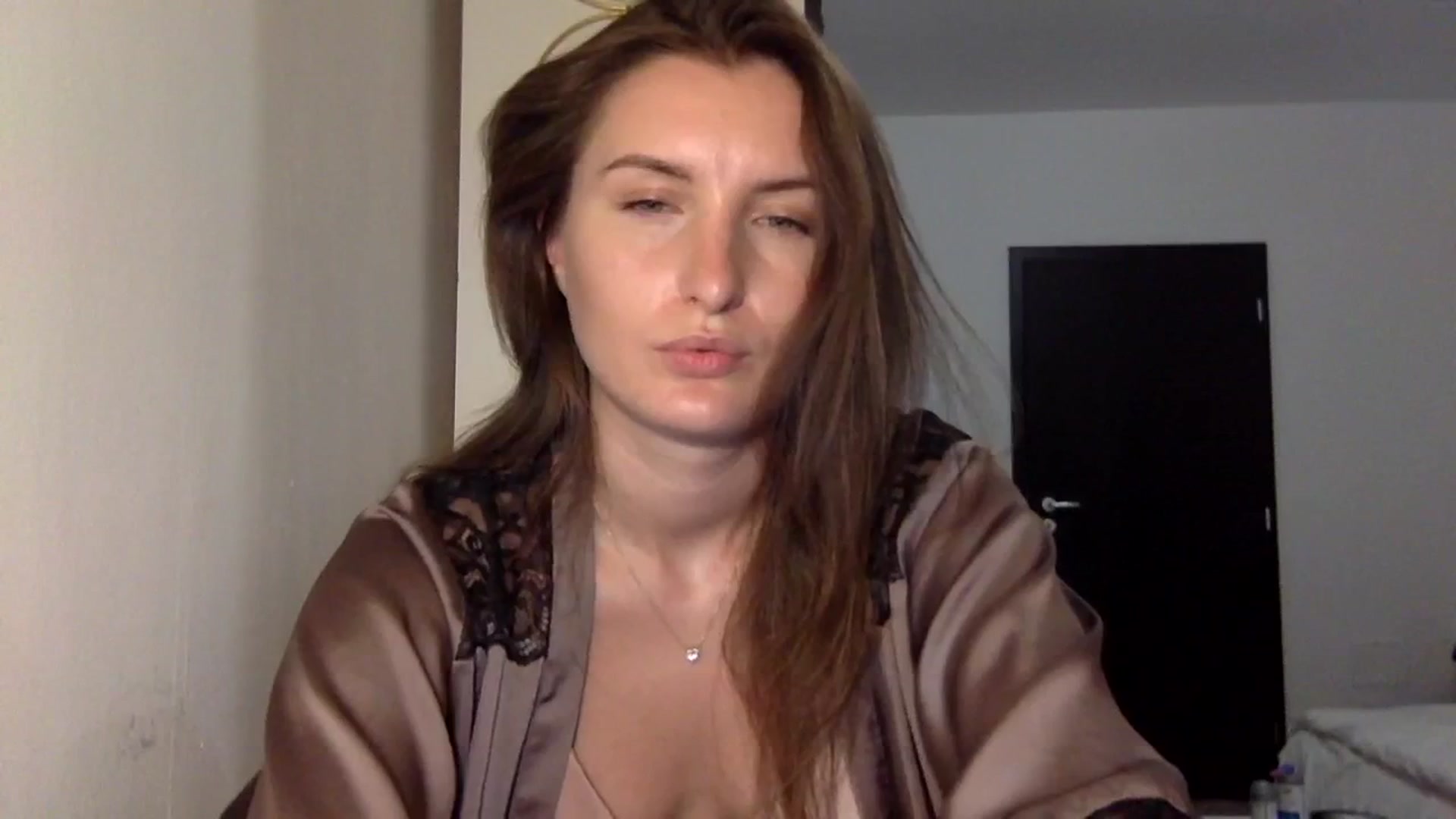 Gallery image thumbnail from EmilyRosier's myfreecams stream on, 09/06/2023, 18:49 image 18 of 20