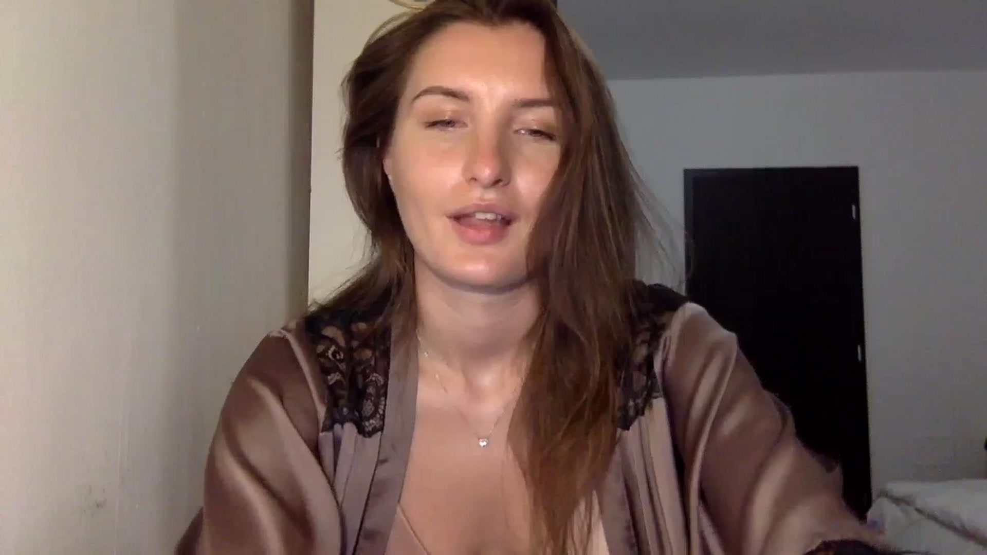 Gallery image thumbnail from EmilyRosier's myfreecams stream on, 09/06/2023, 18:49 image 15 of 20