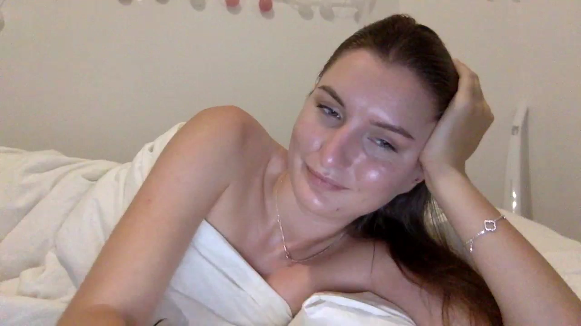 Gallery image thumbnail from EmilyRosier's myfreecams stream on, 09/11/2023, 22:00 image 11 of 20