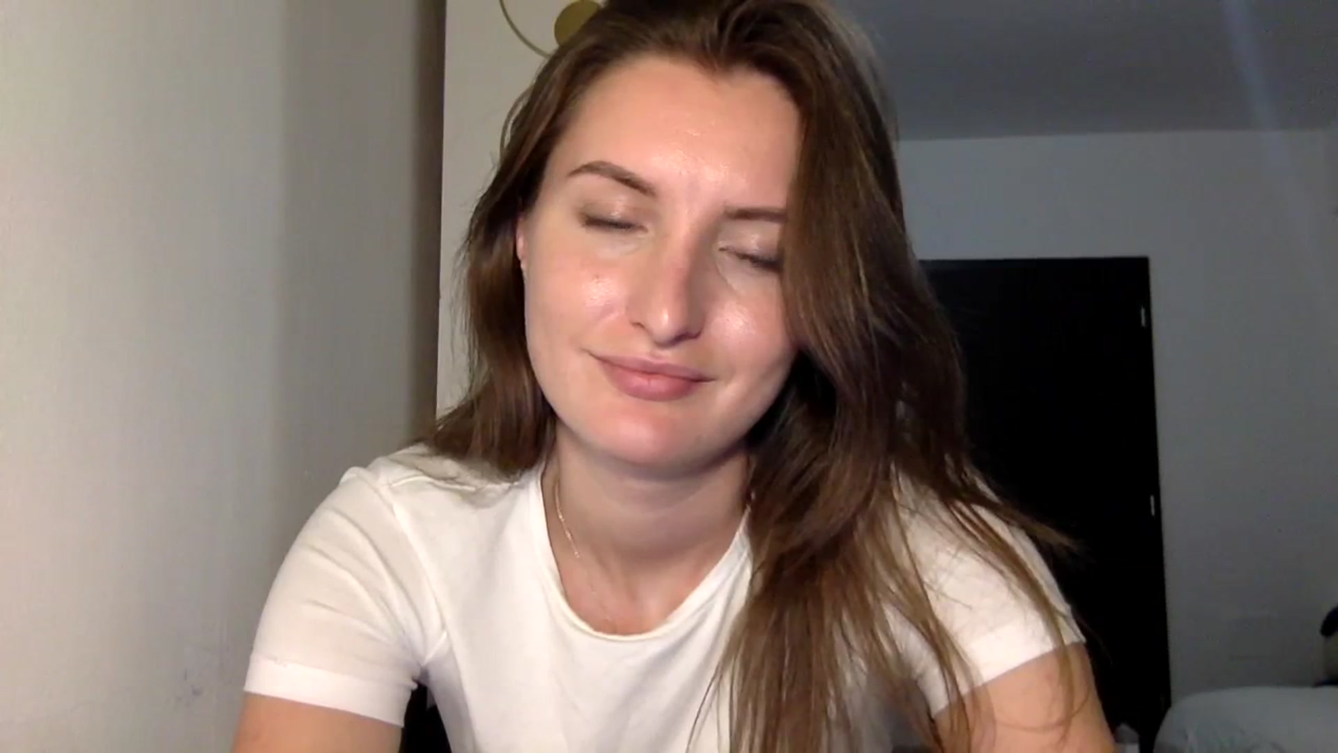Gallery image thumbnail from EmilyRosier's myfreecams stream on, 09/13/2023, 23:31 image 8 of 20