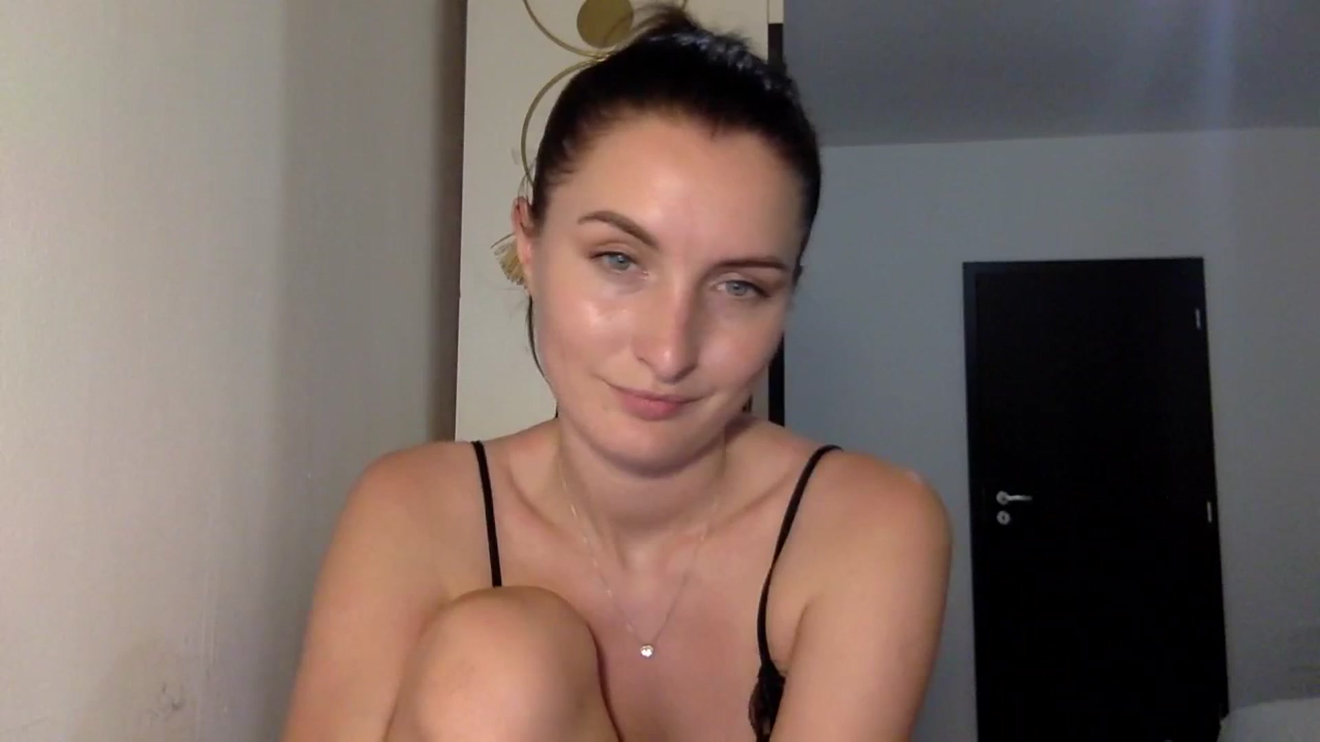 Gallery image thumbnail from EmilyRosier's myfreecams stream on, 09/18/2023, 22:56 image 10 of 20