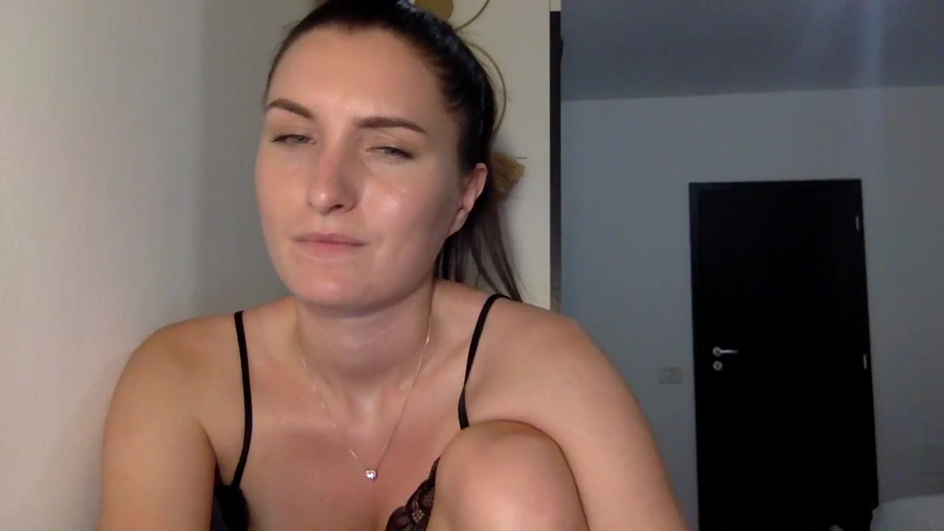 Gallery image thumbnail from EmilyRosier's myfreecams stream on, 09/18/2023, 22:56 image 2 of 20