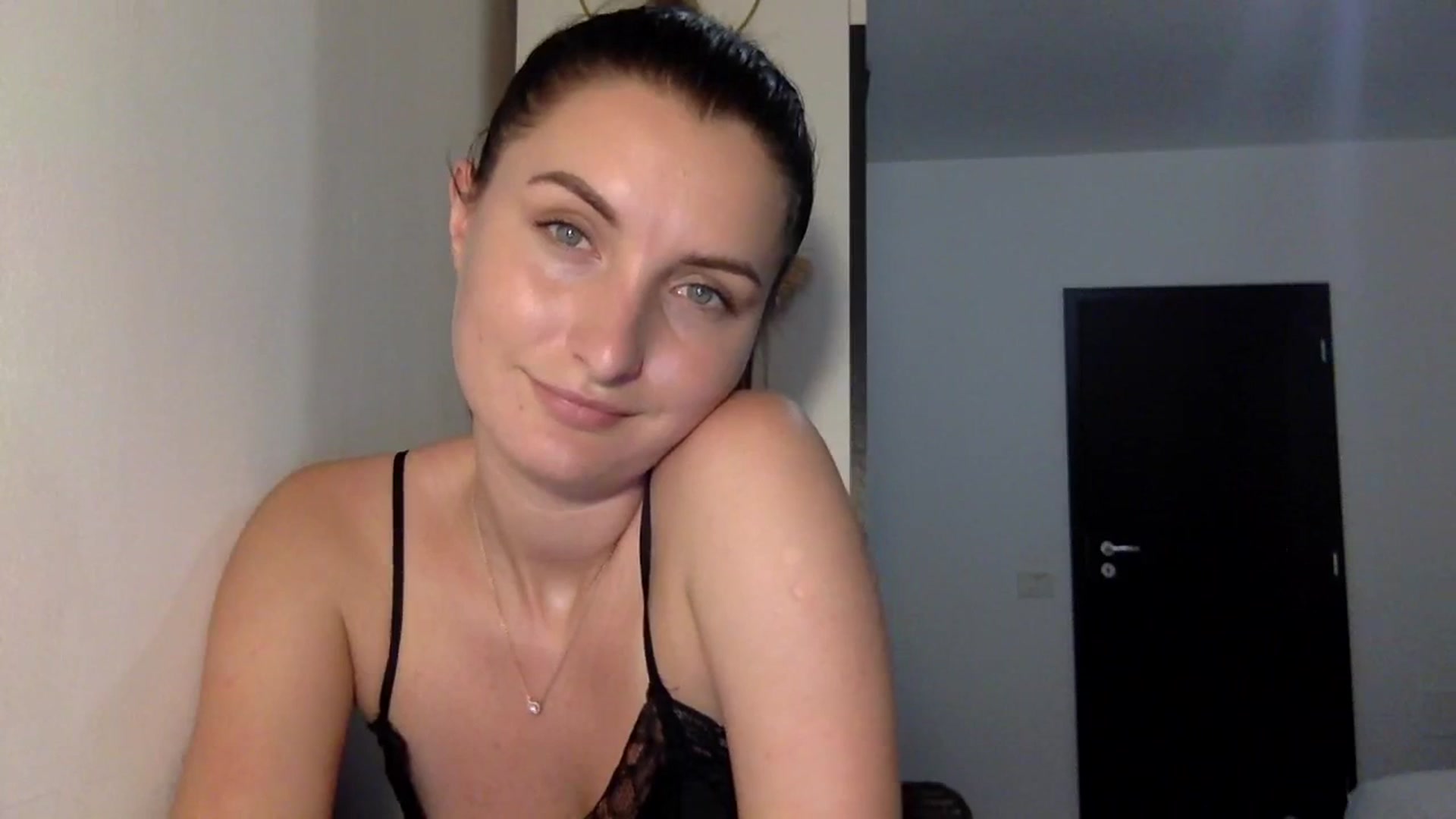 Gallery image thumbnail from EmilyRosier's myfreecams stream on, 09/18/2023, 22:56 image 17 of 20
